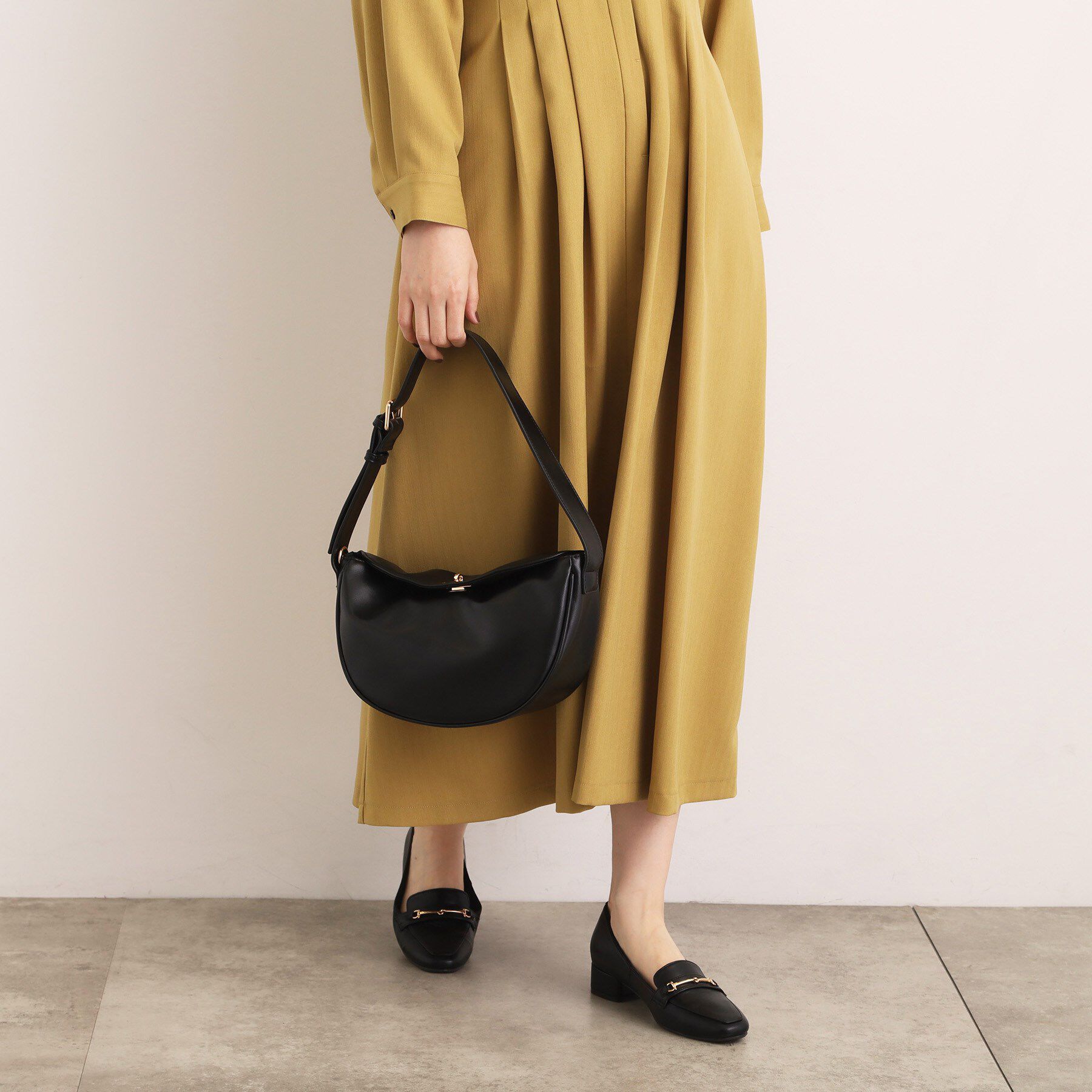 grove「フラップヒネリムーンショルダー」|ショルダー・メッセンジャー|ブラック(019)