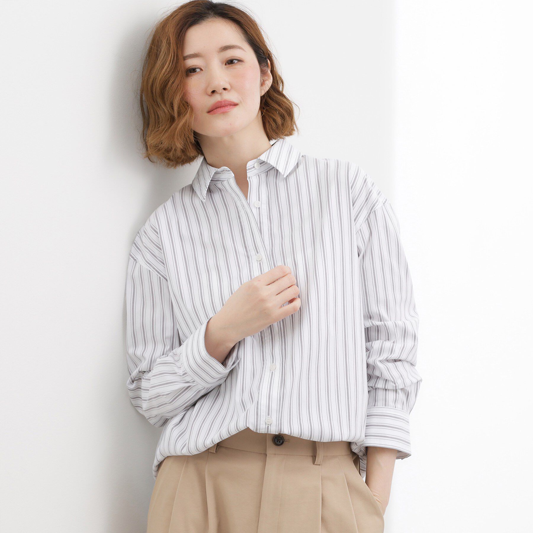 grove「【貴島明日香さん着用】一度着たら手放せない、驚きの伸びを備えたコットンナイロンストレッチシャツ」|シャツ・ブラウス|