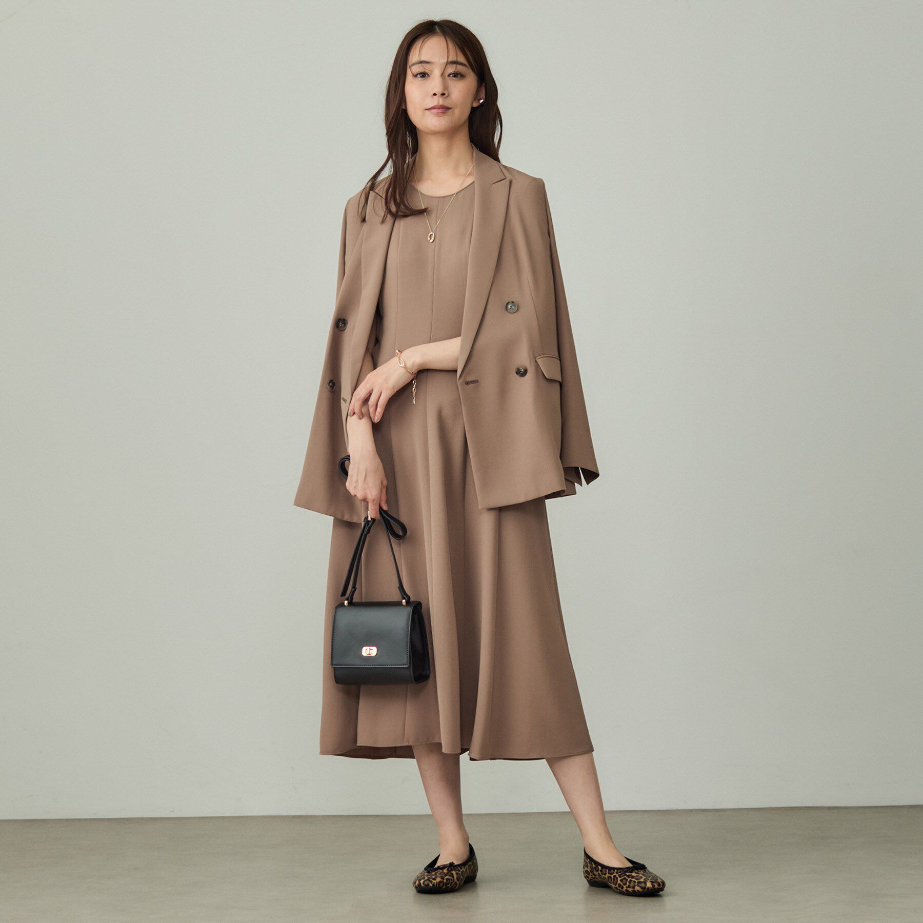 INDIVI「【軽く羽織れる！】ダブルジャケット」|テーラードジャケット|