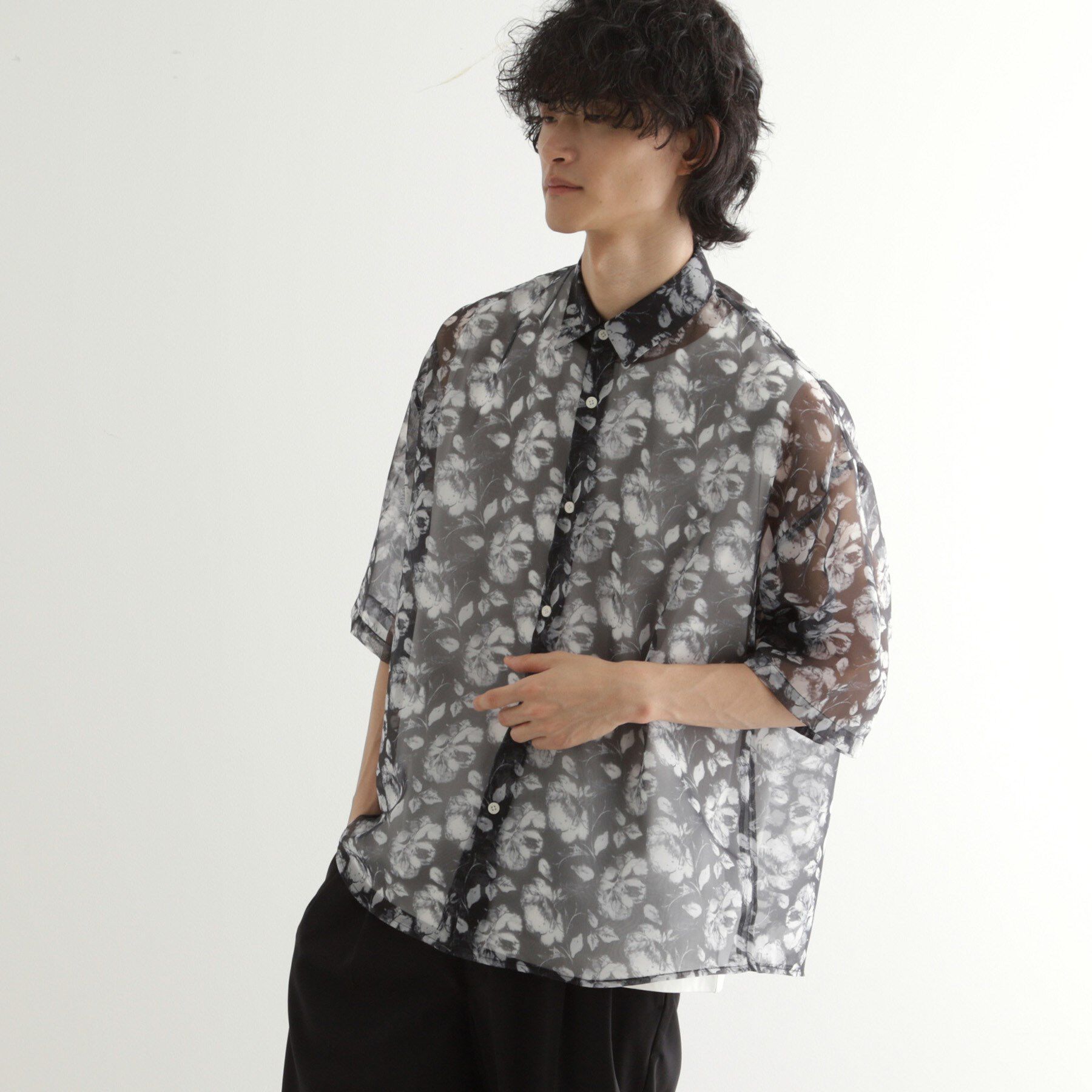 tk.TAKEO KIKUCHI「シアーフラワーシャツ」|シャツ・ブラウス|ブラック(019)