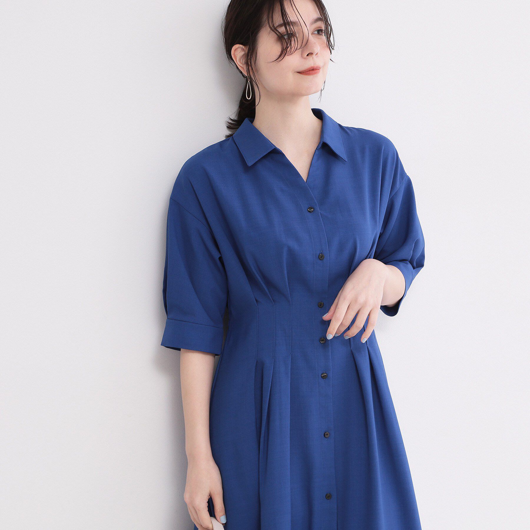OPAQUE.CLIP「ウエストタック フレアワンピース【洗濯機OK／イージーアイロン】」|ワンピース|ブルー(093)