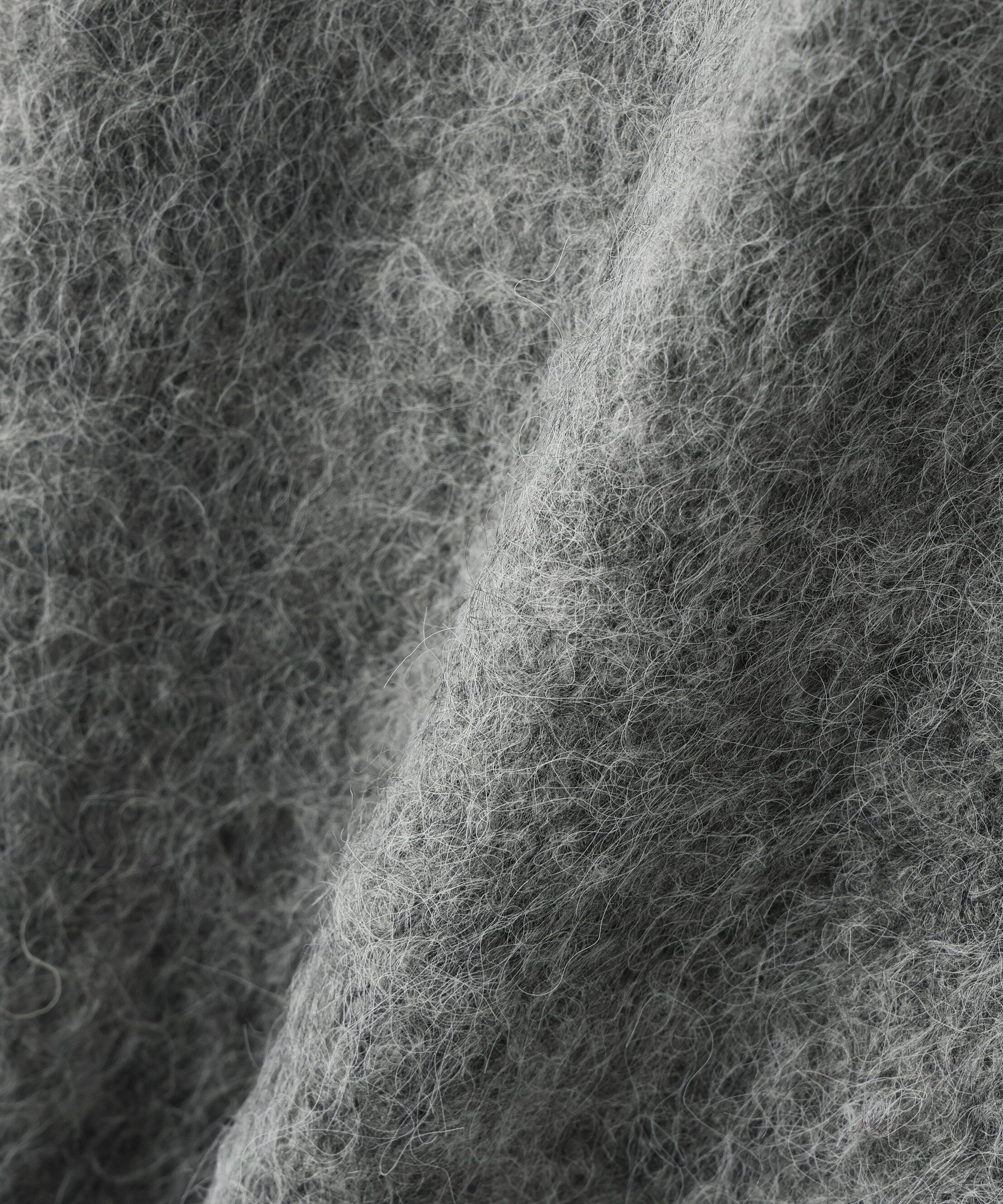  「ヘアリーVネックベスト」|ニット・セーター|