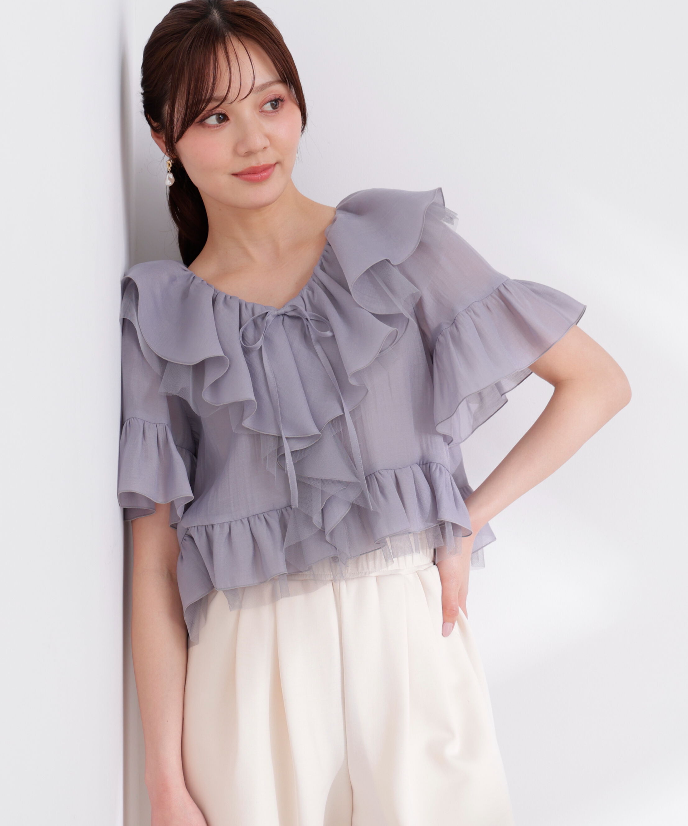 PROPORTION BODY DRESSING「チュール付きラッフルブラウス 26SS」|シャツ・ブラウス|グレー