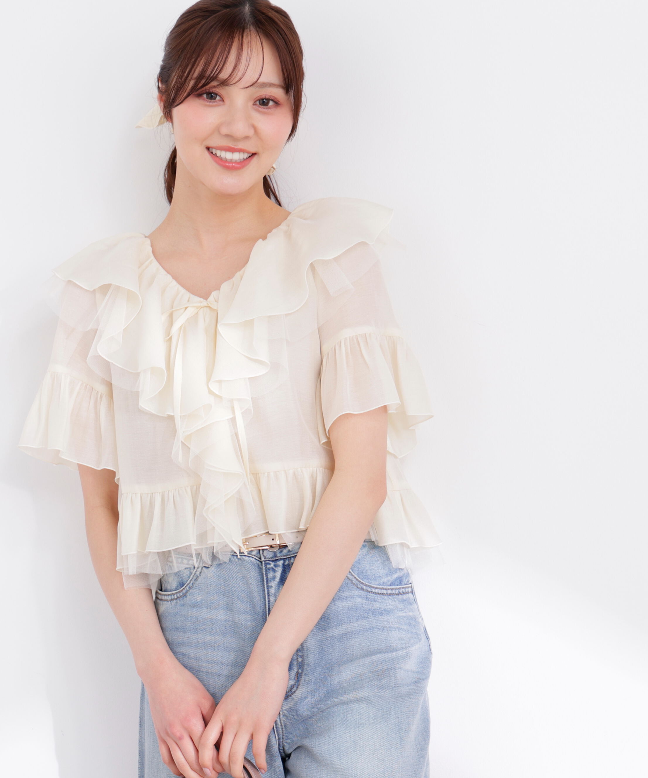 PROPORTION BODY DRESSING「チュール付きラッフルブラウス 26SS」|シャツ・ブラウス|エクリュ1