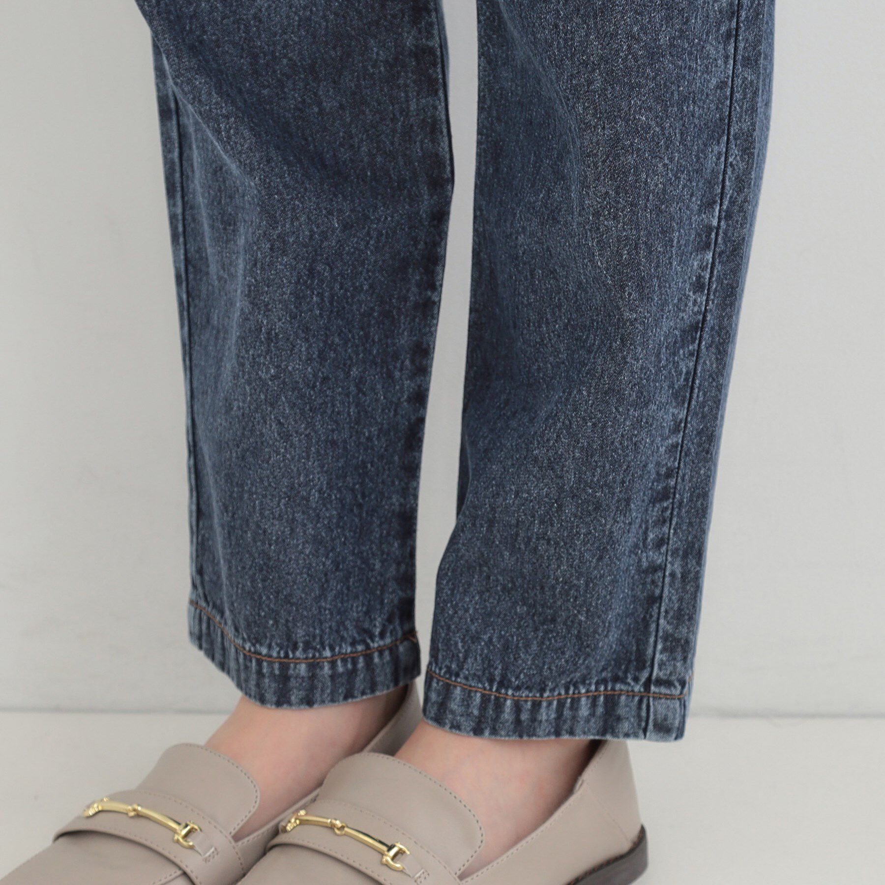 SHOO･LA･RUE「【ライトオンスデニム/S-LL】柔らからくらく イージーデニムテーパードパンツ」|デニム|