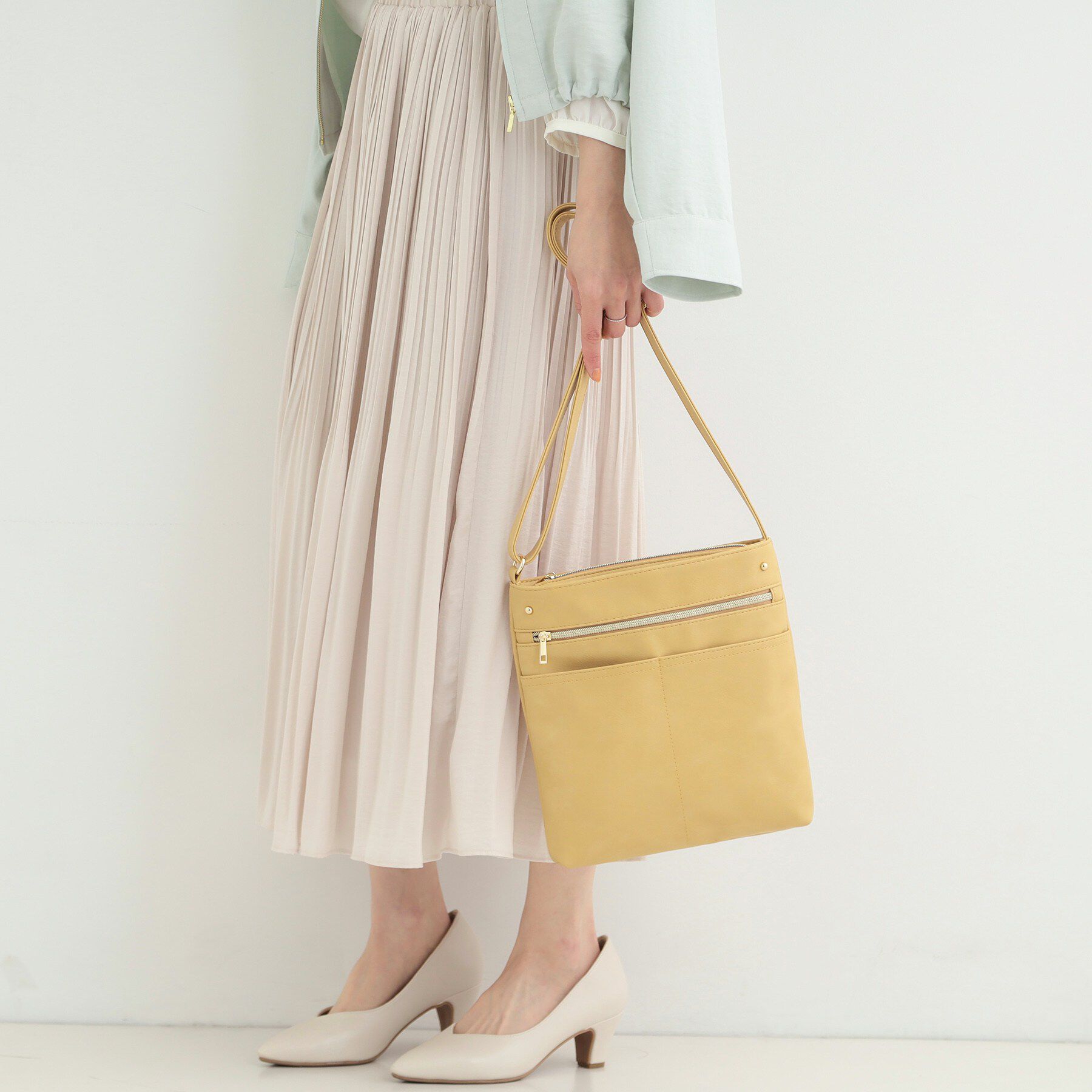 SHOO･LA･RUE「【8ポケット/ギフトにも】すっきり見えのショルダーバッグ」|ショルダー・メッセンジャー|