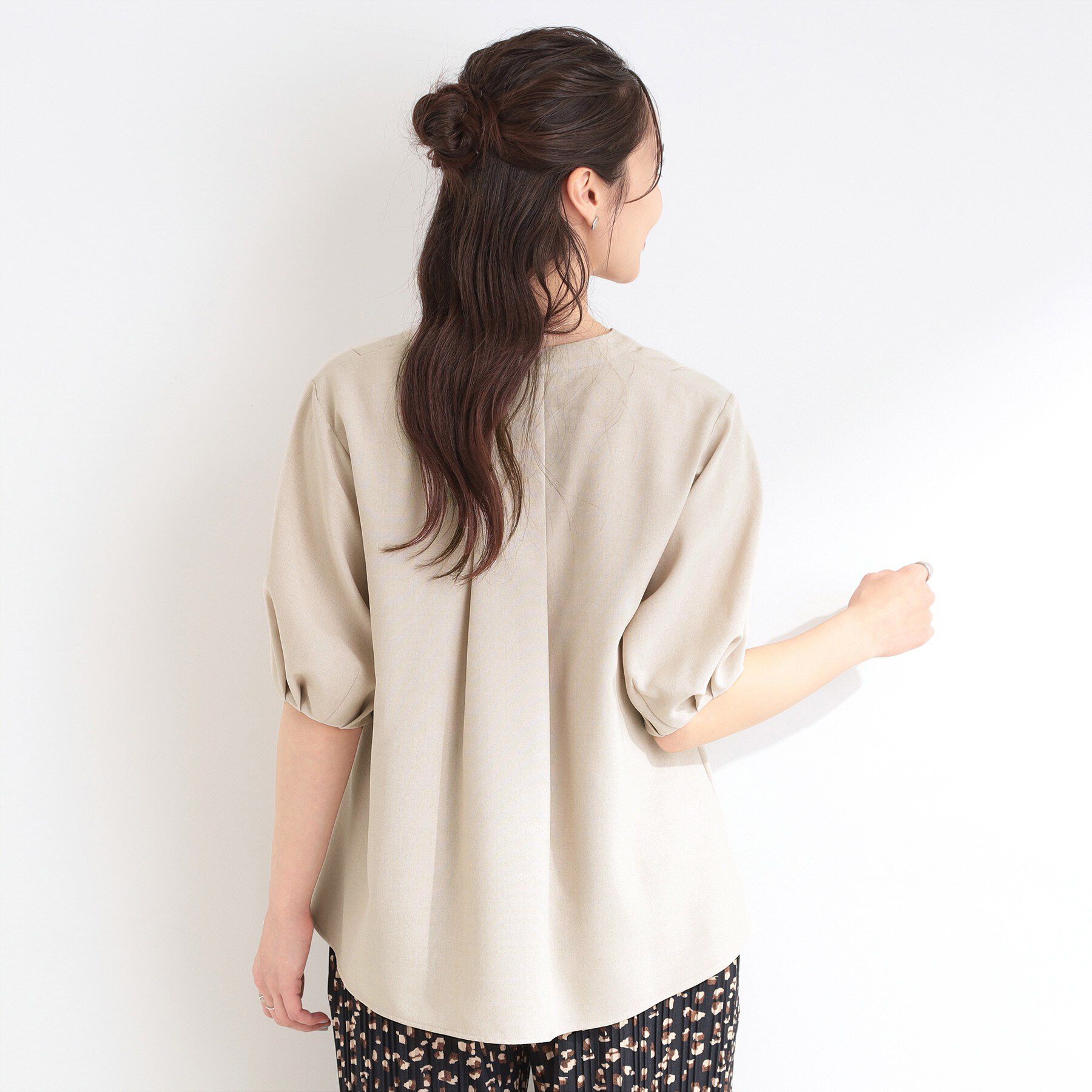 SHOO･LA･RUE「【洗濯後しわになりにくい/S-LL/インせず着られる】柄も選べる　1枚で決まる麻調5分袖ペプラムブラ」|シャツ・ブラウス|