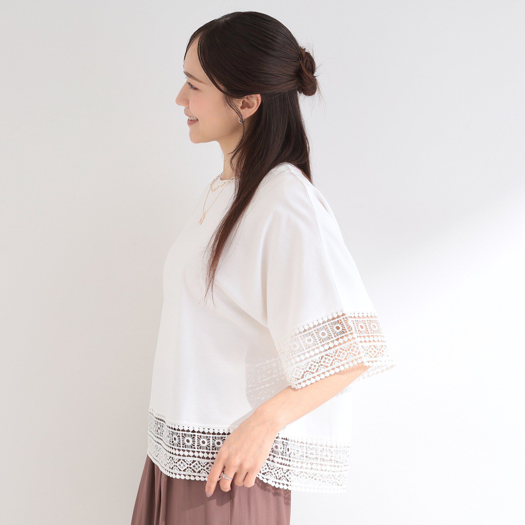 SHOO･LA･RUE「【洗濯機可/ひんやり/S-LL】レース使いがポイント 体型カバーもできる　1枚でサマになるデザインT」|Tシャツ・カットソー|