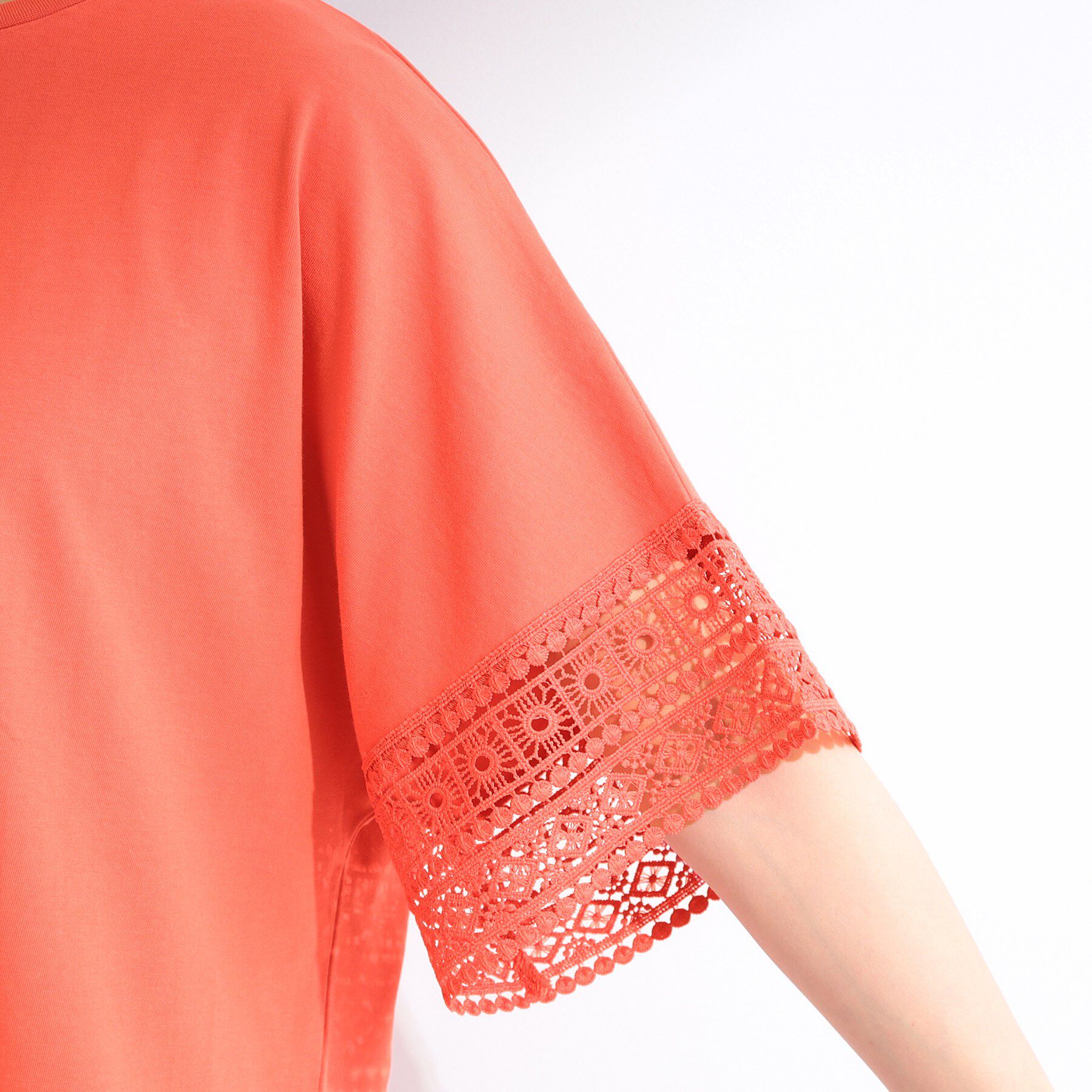 SHOO･LA･RUE「【洗濯機可/ひんやり/S-LL】レース使いがポイント 体型カバーもできる　1枚でサマになるデザインT」|Tシャツ・カットソー|