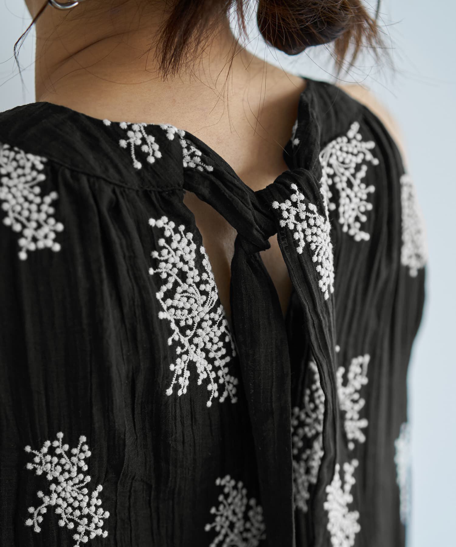 STYLE DELI「ミモザ刺繍のホルターネックティアードワンピース」|ワンピース|