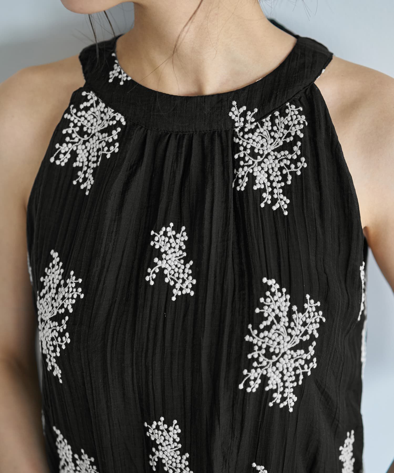 STYLE DELI「ミモザ刺繍のホルターネックティアードワンピース」|ワンピース|