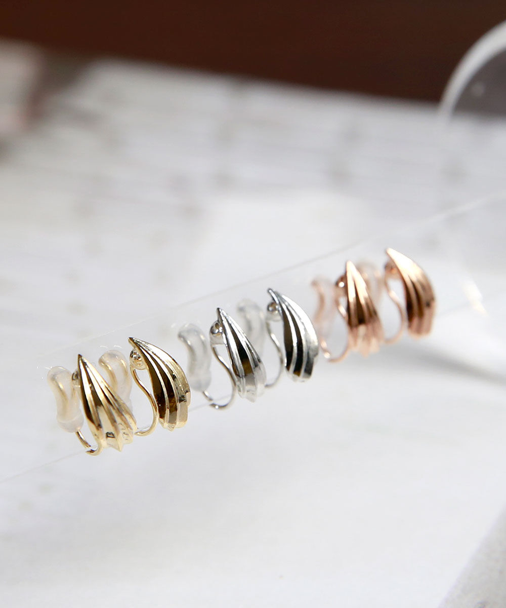 colleca la「ノンホール・ウィングドロップのイヤリング」|イヤリング|