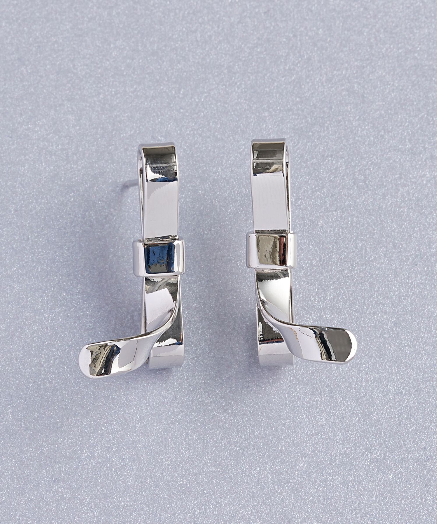 Phoebe「ニュアンスリボンピアス　シルバー」|ピアス|