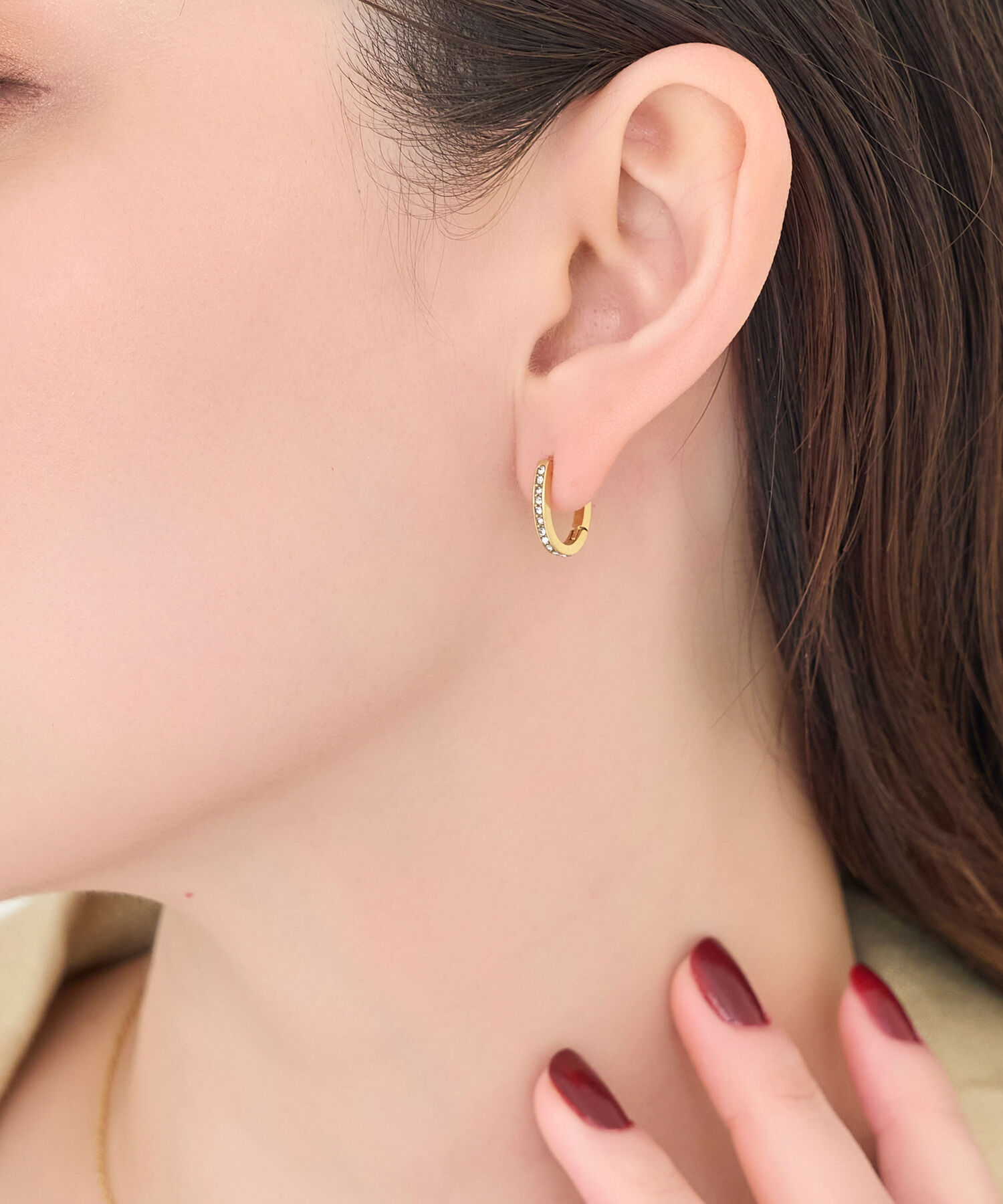 Phoebe「【金属アレルギー対応】ワンタッチライナーオーバルビジューフープピアス　ゴールド」|ピアス|ゴールド