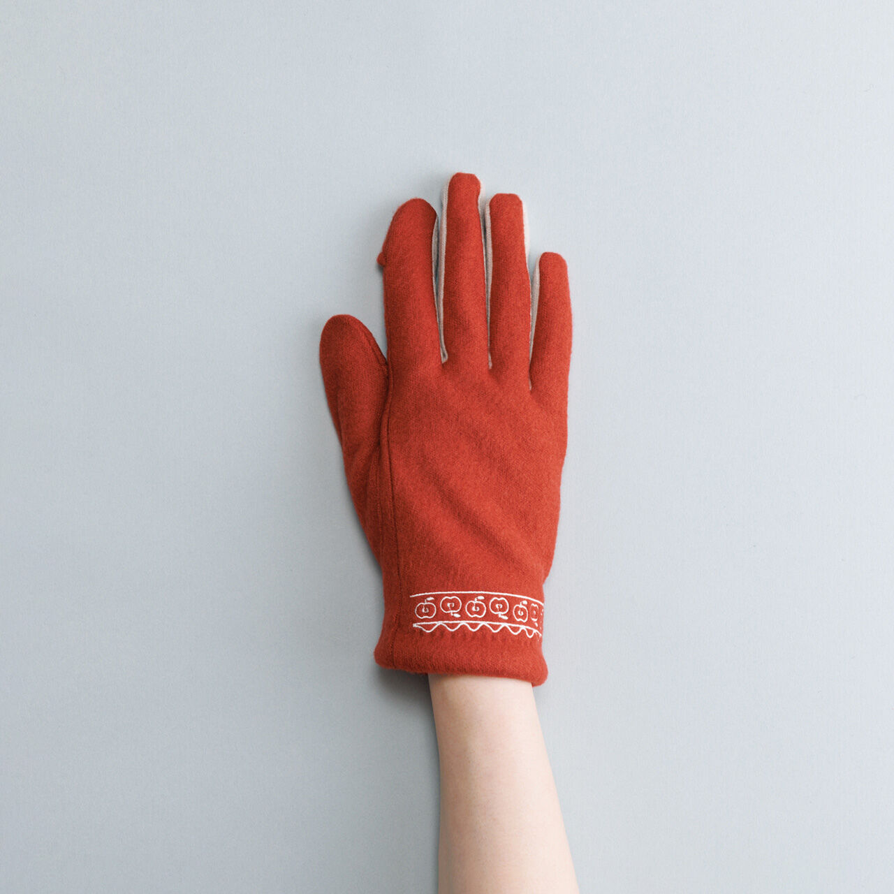 BACKYARD FAMILY「クロダ 手袋 レディース 通販 グローブ 手ぶくろ 暖かい かわいい 可愛い リンゴ 刺繍 通勤」|手袋|