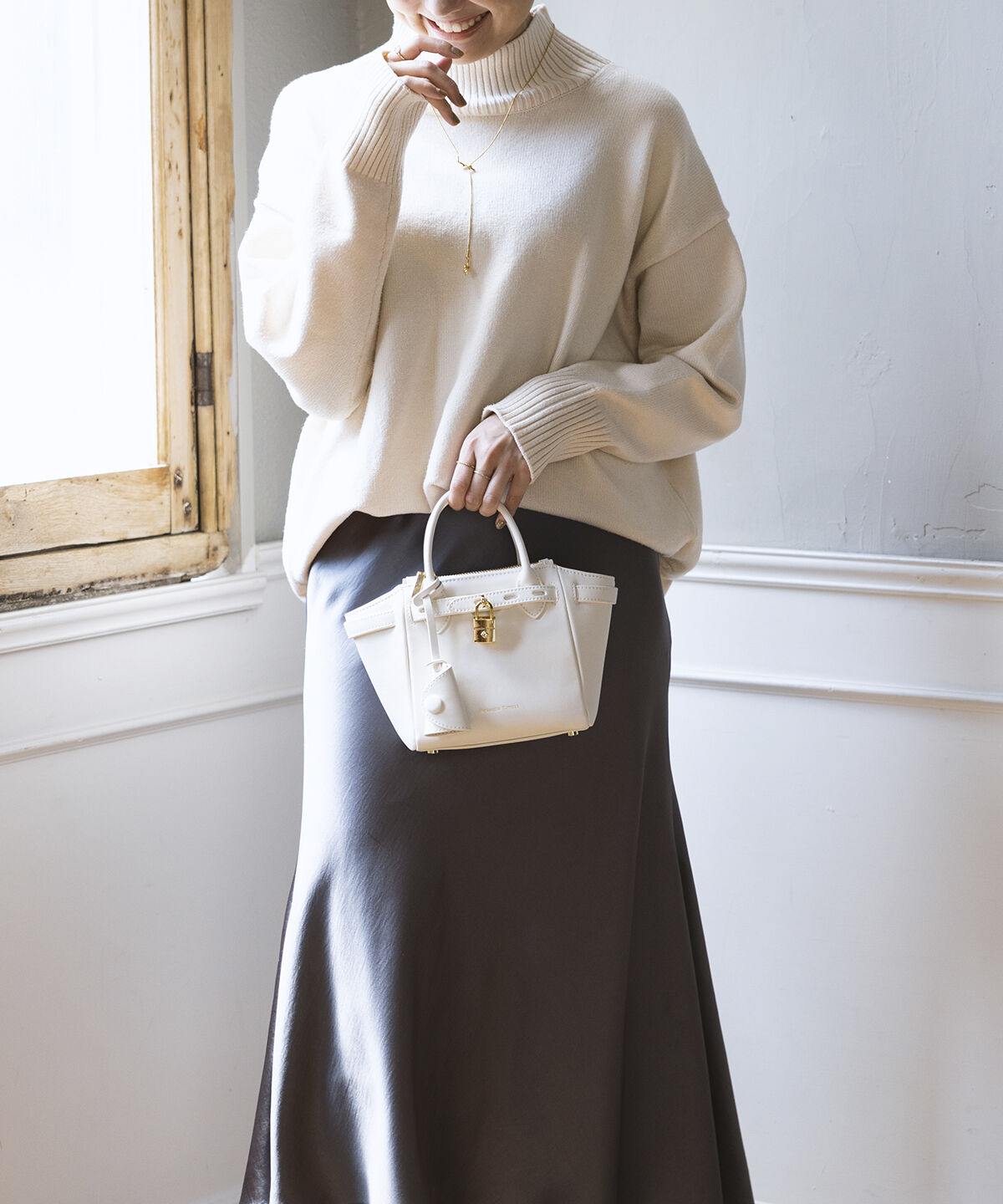 Samantha Thavasa「ベルトデザイン サマンサアゼル 小サイズ」|ハンドバッグ|オフホワイト