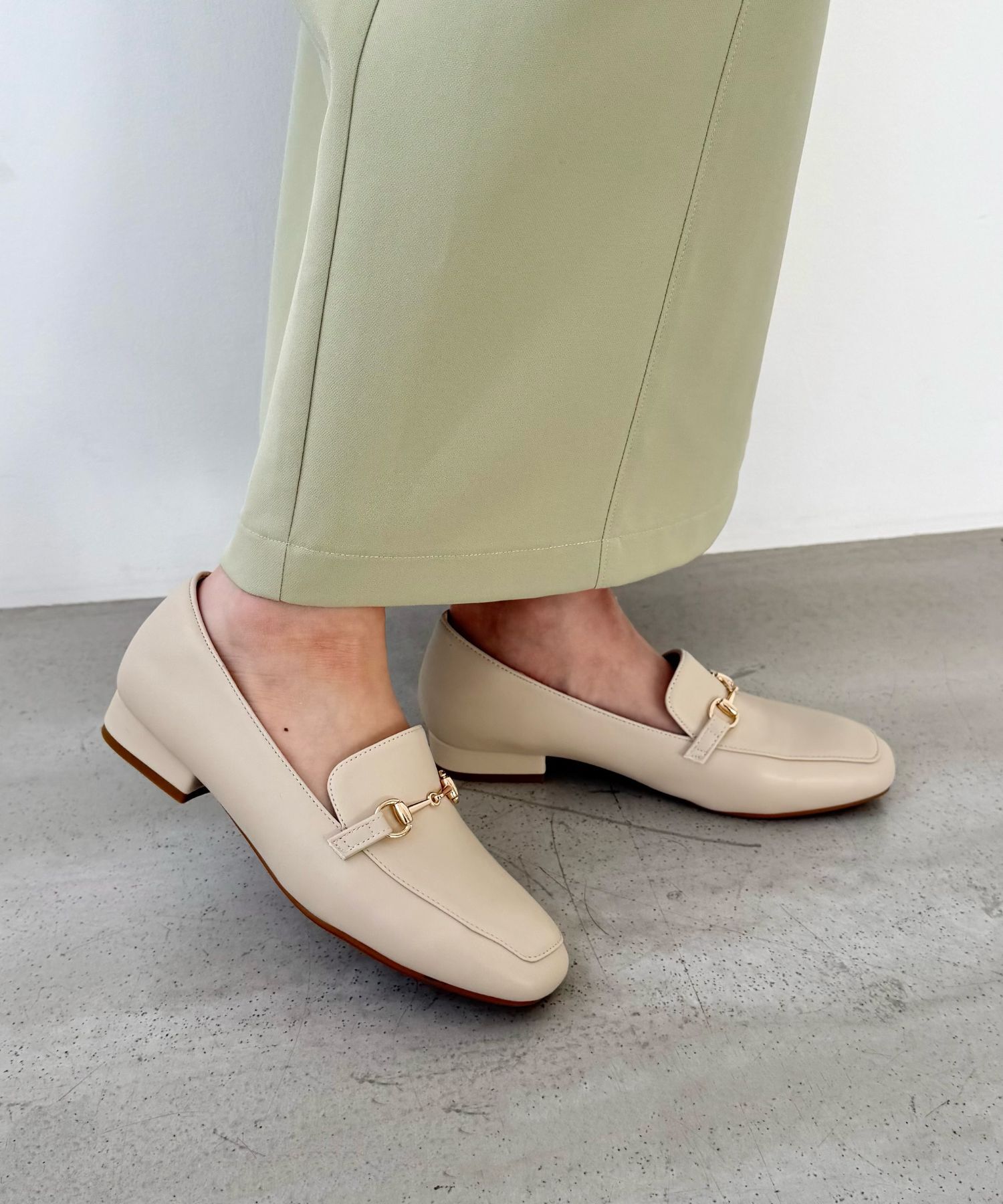 ORiental TRaffic「【跳べるパンプス/シリーズ累計１５０万足突破】スクエアトゥ ビット モチーフ  ローファー /R-3210」|パンプス|