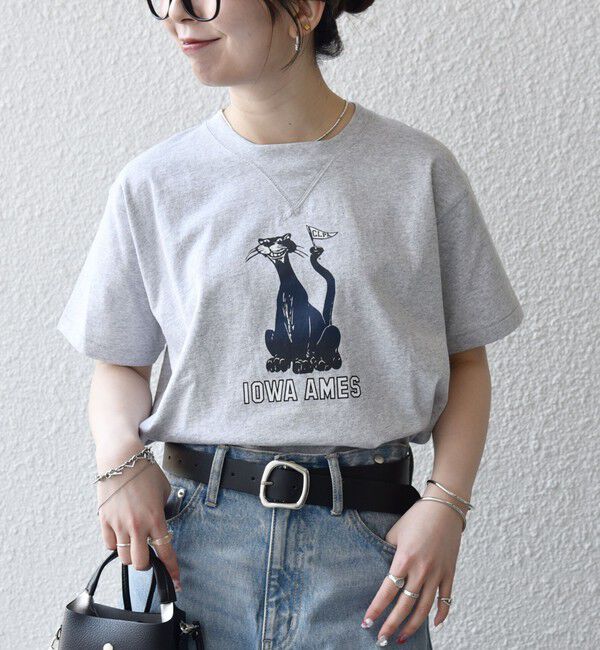 SHIPS any「【SHIPS any別注】Collegiate Pacific:〈洗濯機可能〉V ガゼット プリント & 刺繍 Tシャツ」|Tシャツ・カットソー|