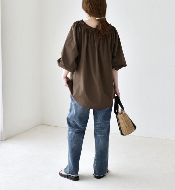 quaranciel「《予約》quaranciel:〈接触冷感/UVカット/撥水加工〉ギャザー オフショル ラッシュガード ブラウス」|シャツ・ブラウス|