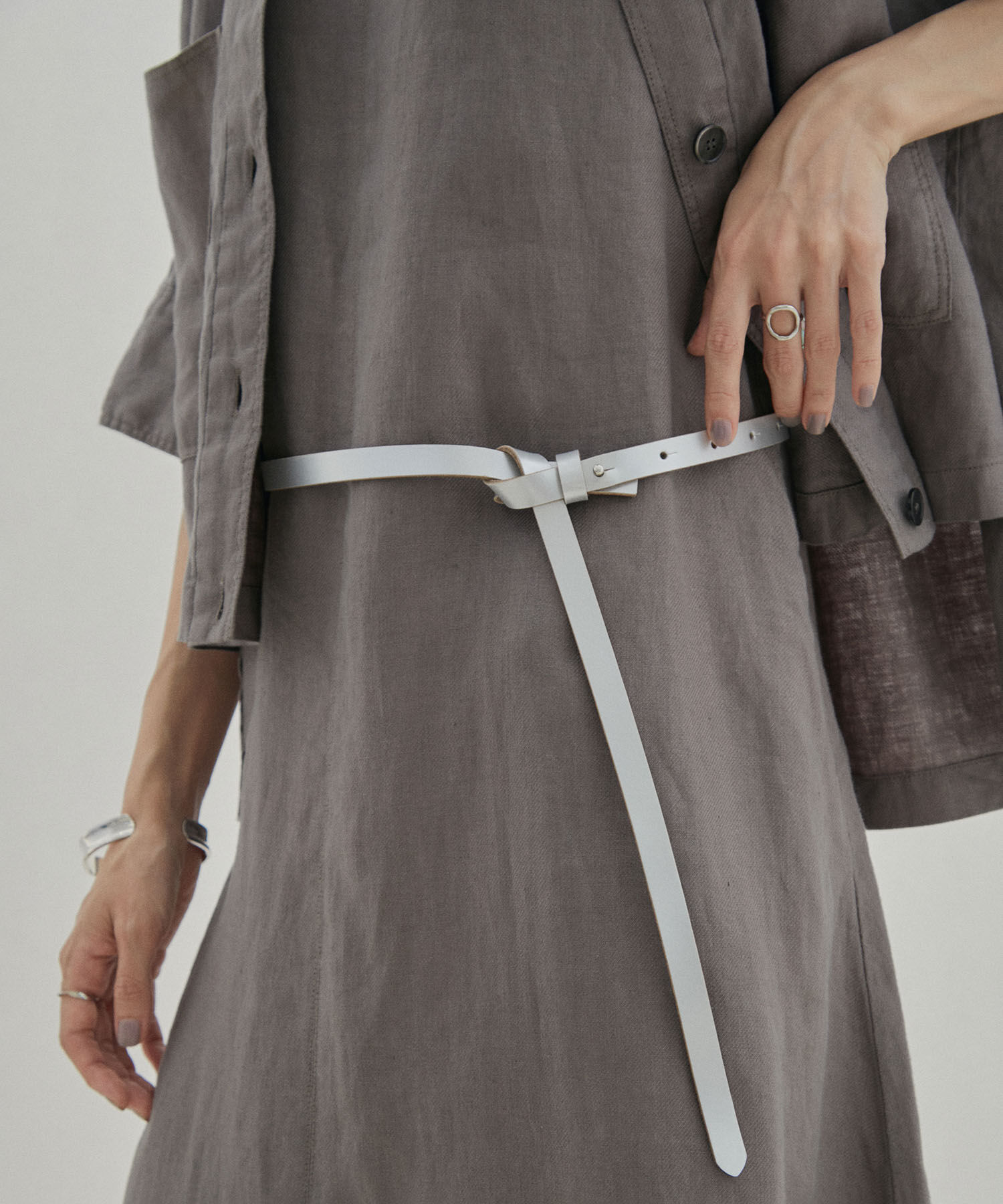 SALON adam et rope'「【サスティナブル】スリムレザーベルト」|ベルト|シルバー(93)