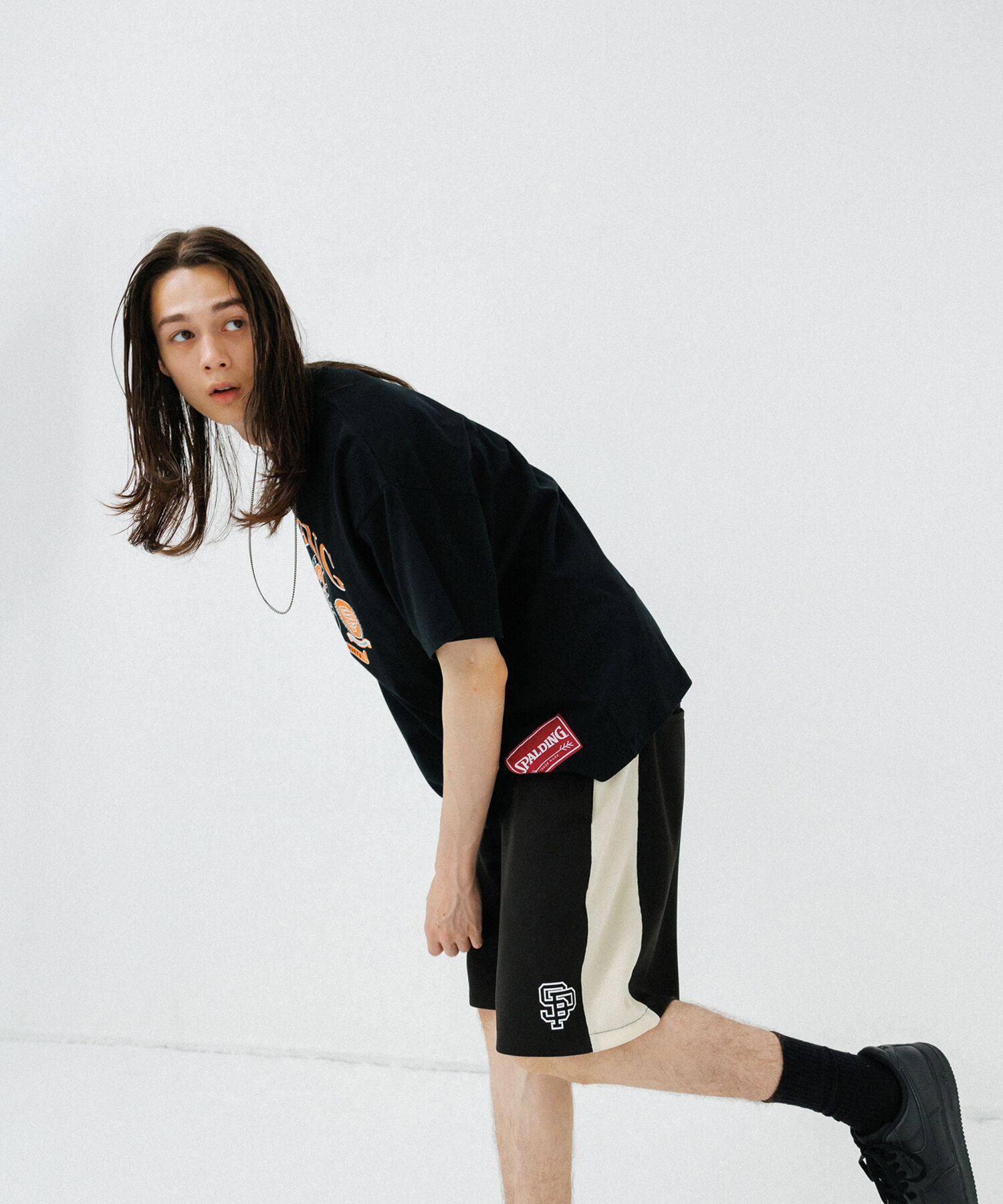 ADAM ET ROPE'「《別注》【SPALDING/スポルディング】COLLEGE BASKETBALL CLUB LIKE DESIGN TEE / UNISEX」|Tシャツ・カットソー|