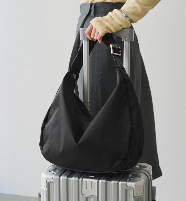  「クラウズナイロンラウンドビッグショルダーバッグ」|ショルダー・メッセンジャー|