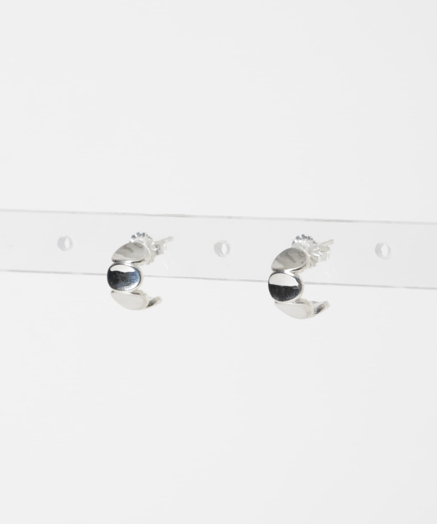 URBAN RESEARCH「Sapir Bachar　MINI MEDALLIONS HOOPS」|ピアス|シルバー