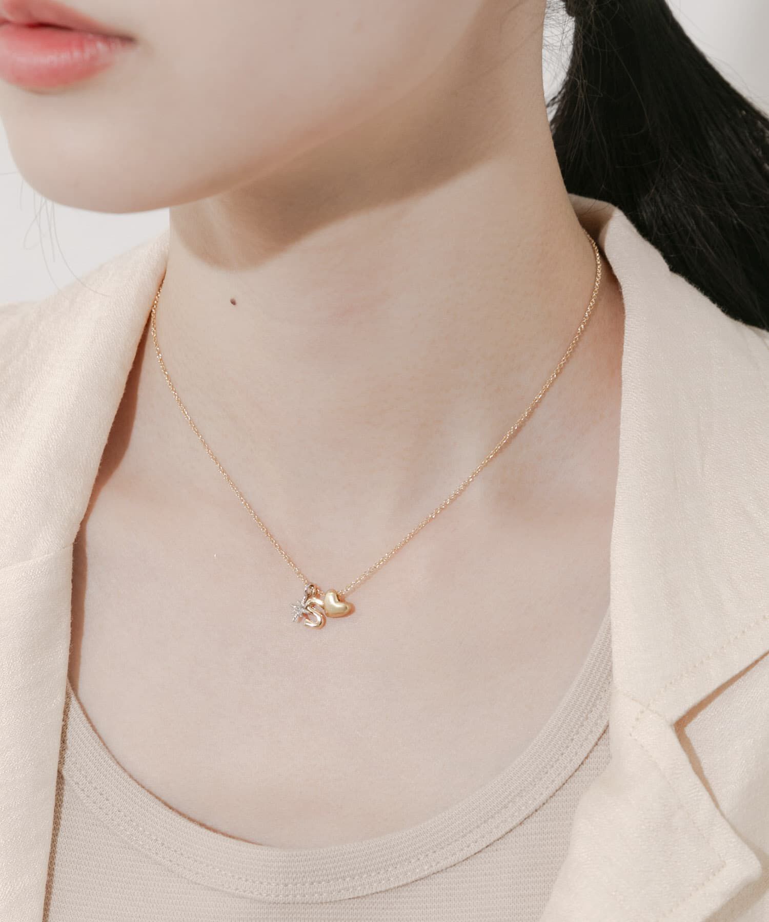 SMELLY「イニシャルチャームネックレス」|ネックレス|