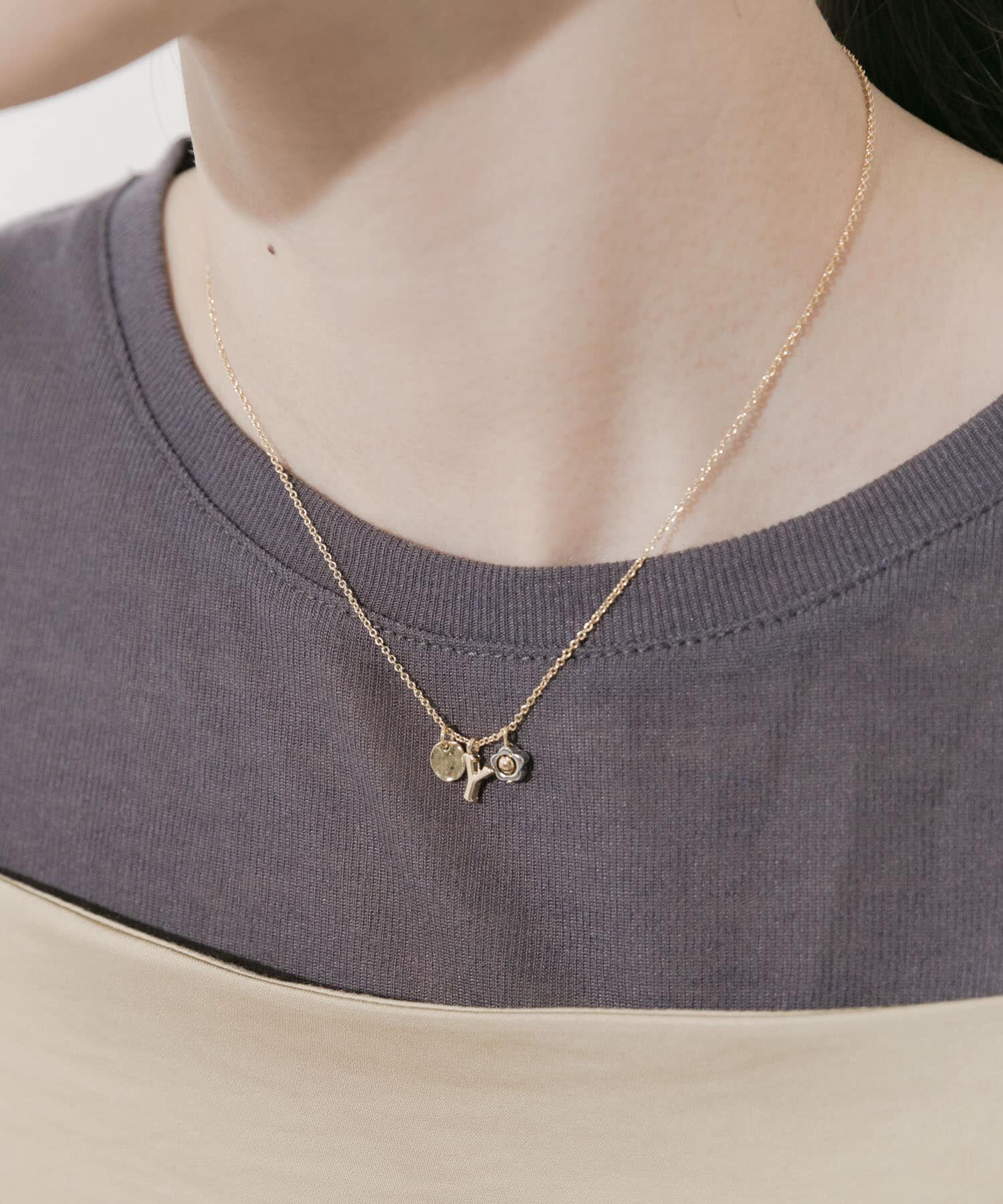 SMELLY「イニシャルチャームネックレス」|ネックレス|