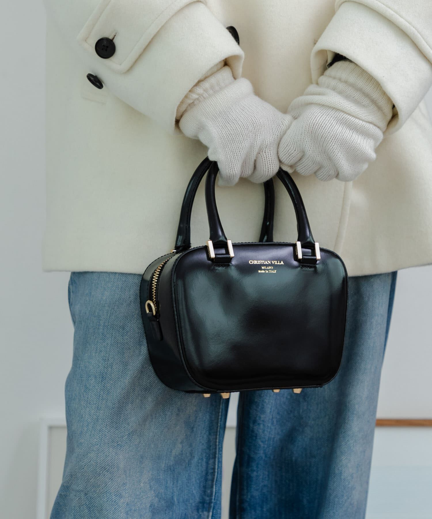 URBAN RESEARCH「CHRISTIAN VILLA　エナメルカーフレザーショルダーバッグ」|ショルダー・メッセンジャー|