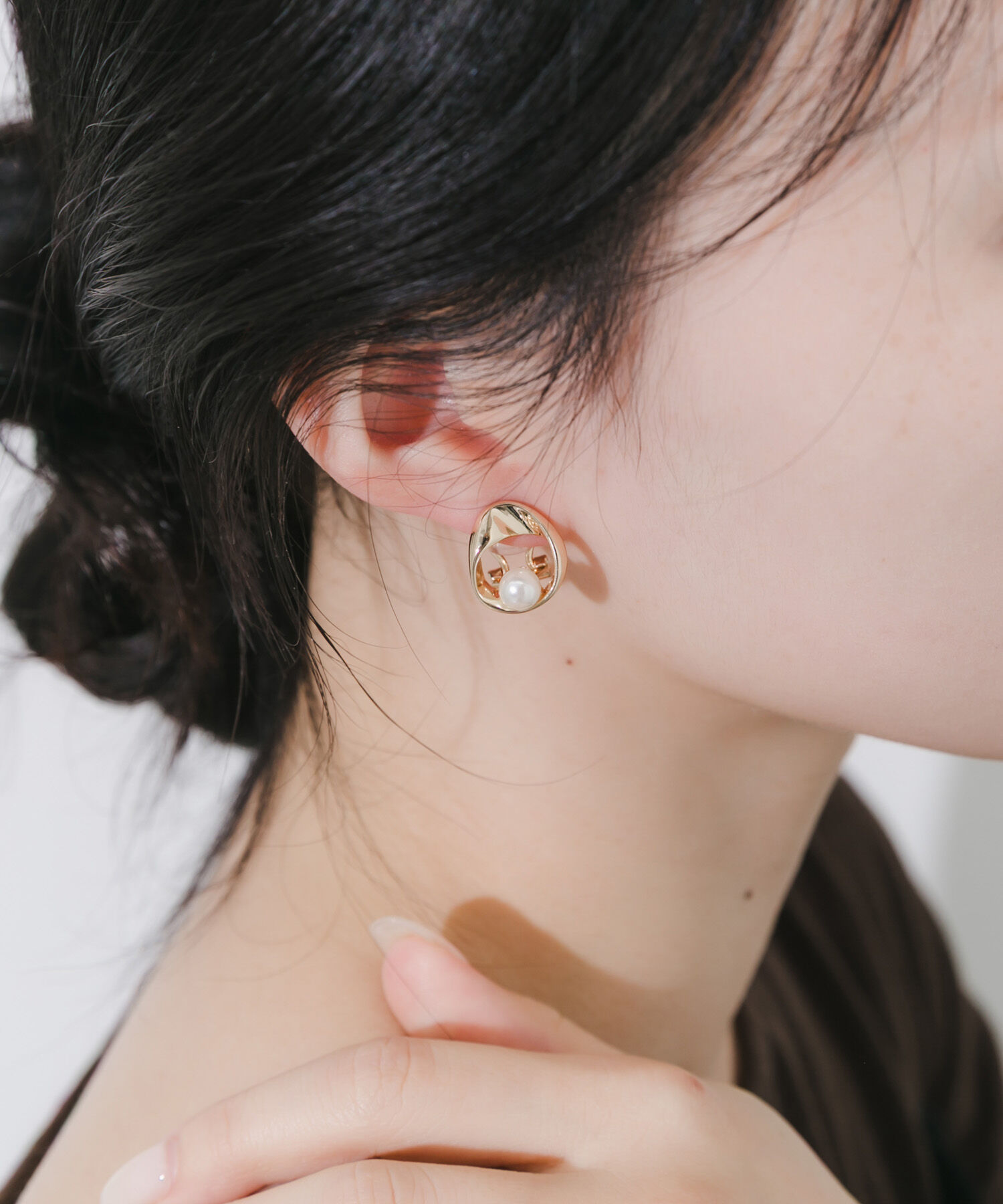 SMELLY「メタルラウンドパールイヤリング」|イヤリング|