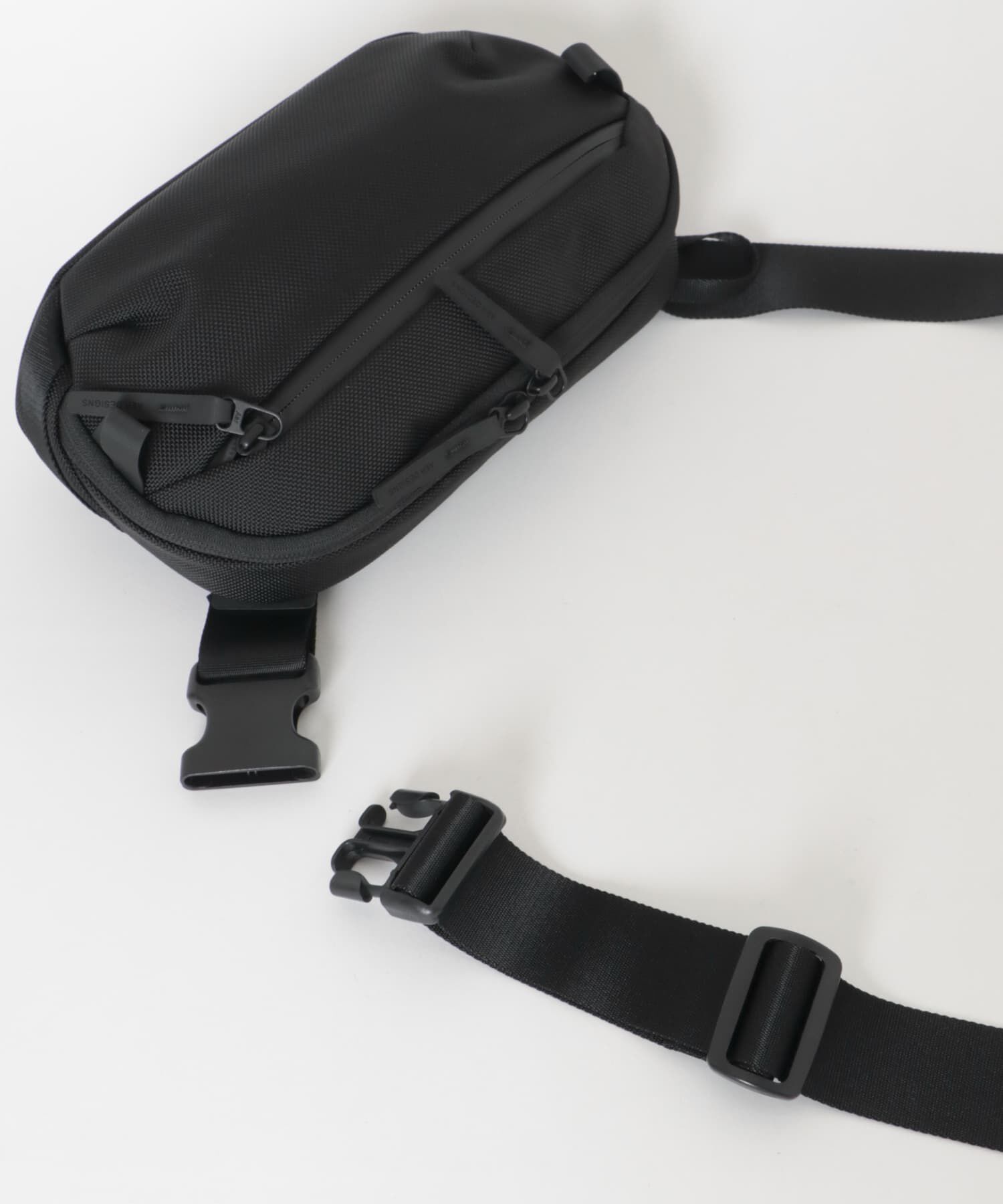 URBAN RESEARCH「AER　DAY SLING 4」|ショルダー・メッセンジャー|