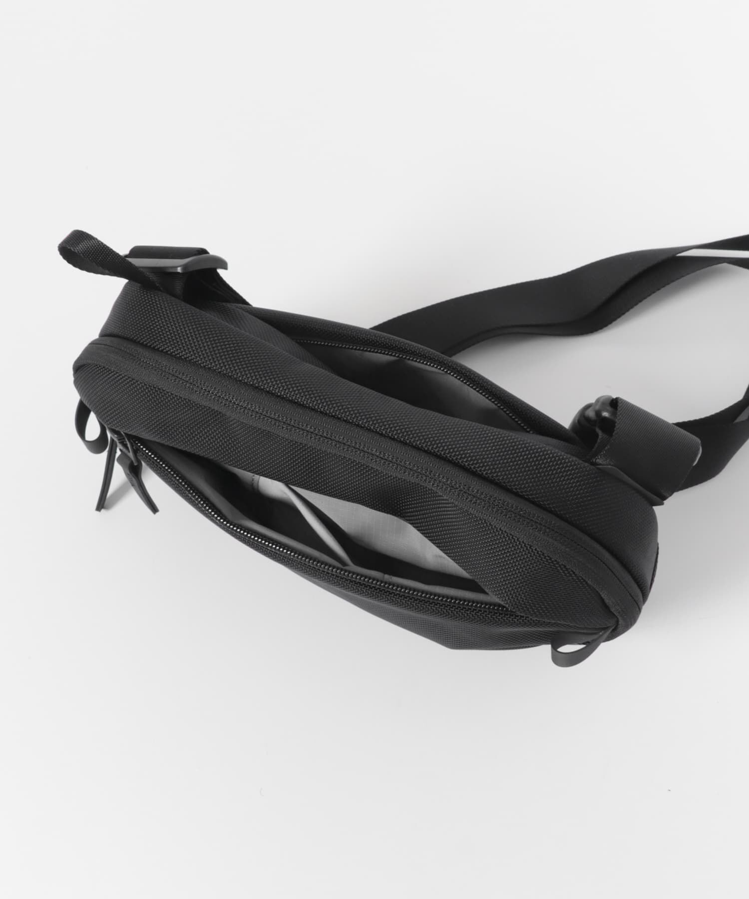 URBAN RESEARCH「AER　DAY SLING 4」|ショルダー・メッセンジャー|