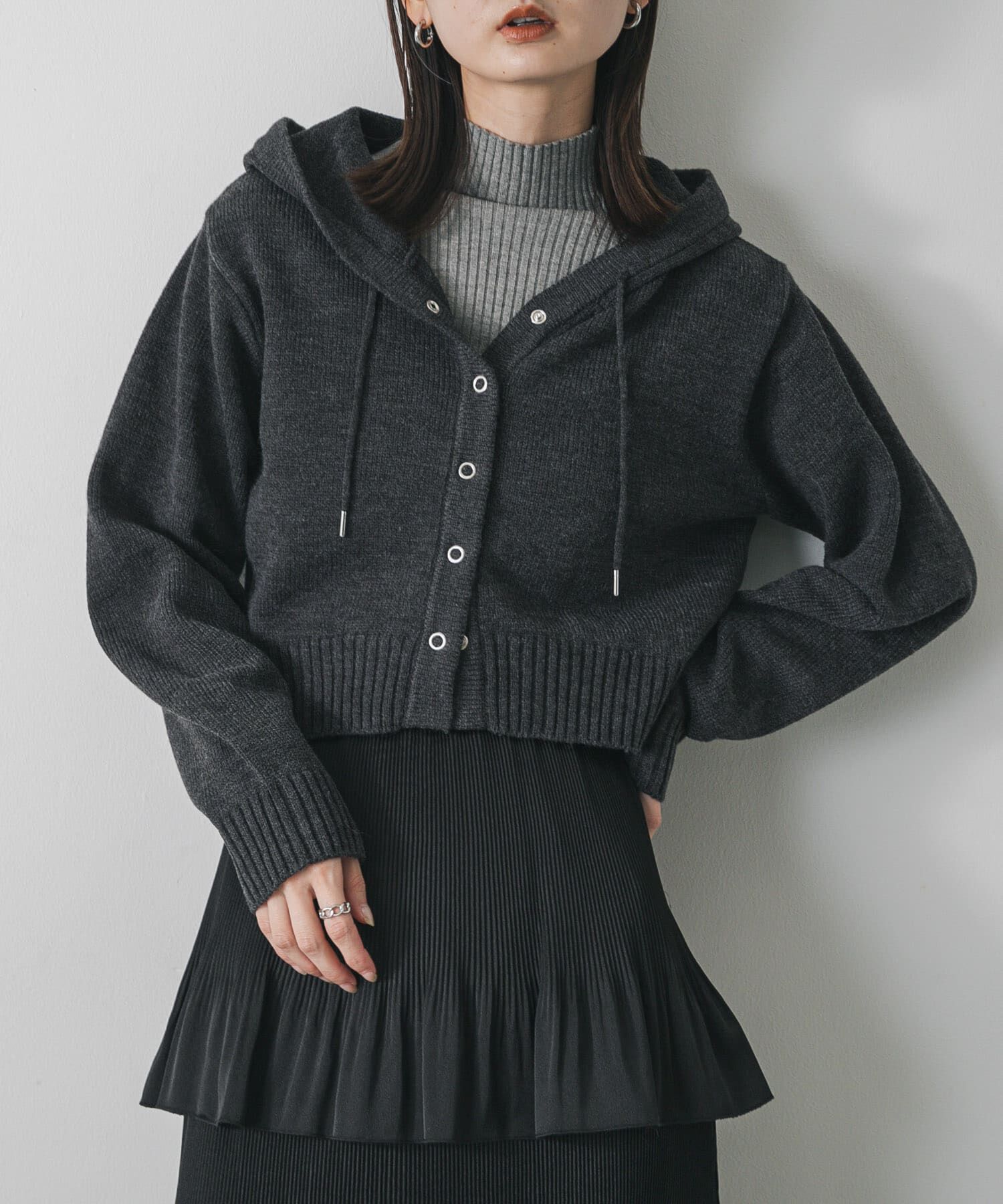 SENSE OF PLACE by URBAN RESEARCH「コンパクトフーディセーター」|ニット・セーター|チャコールグレー