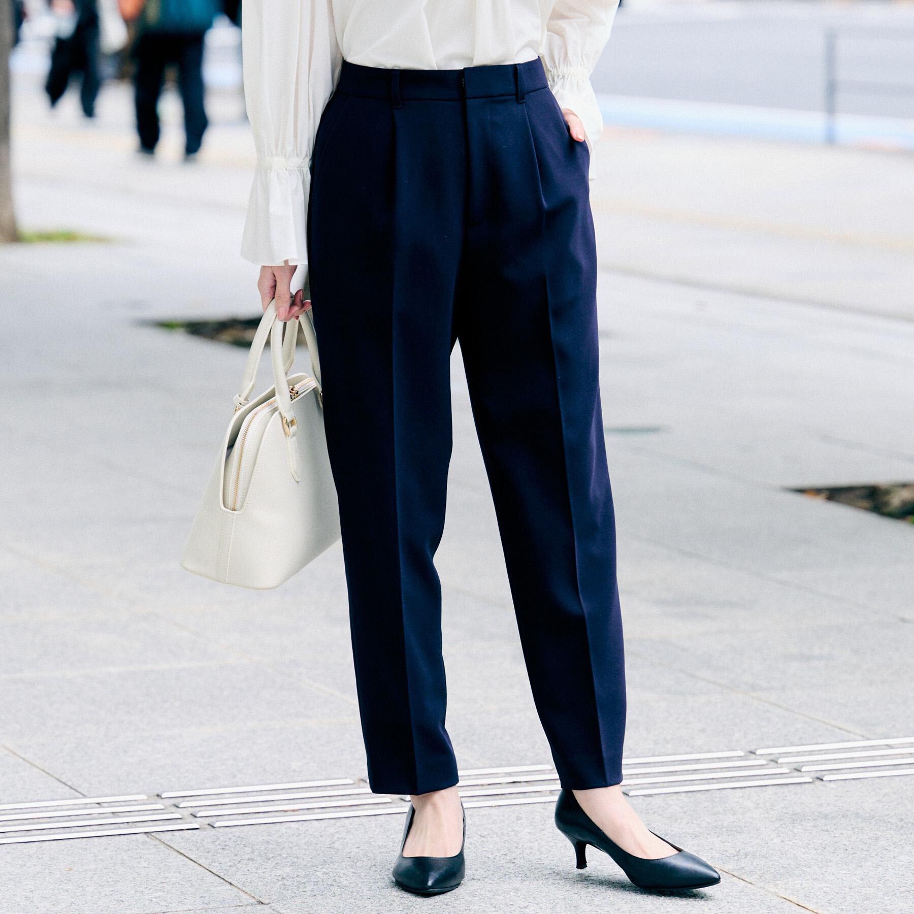 UNTITLED「【洗えるスーツ／ストレッチ性／後ろウエストゴム】テーパードパンツ」|その他|ネイビー(094)