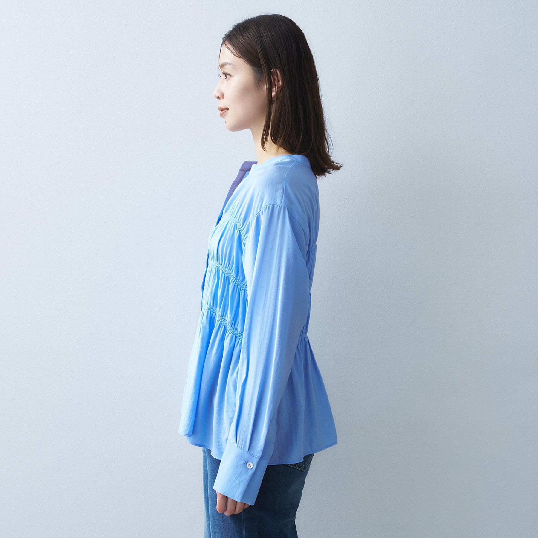 UNTITLED「【着映え/洗える】リラックスシャーリングブラウス」|シャツ・ブラウス|