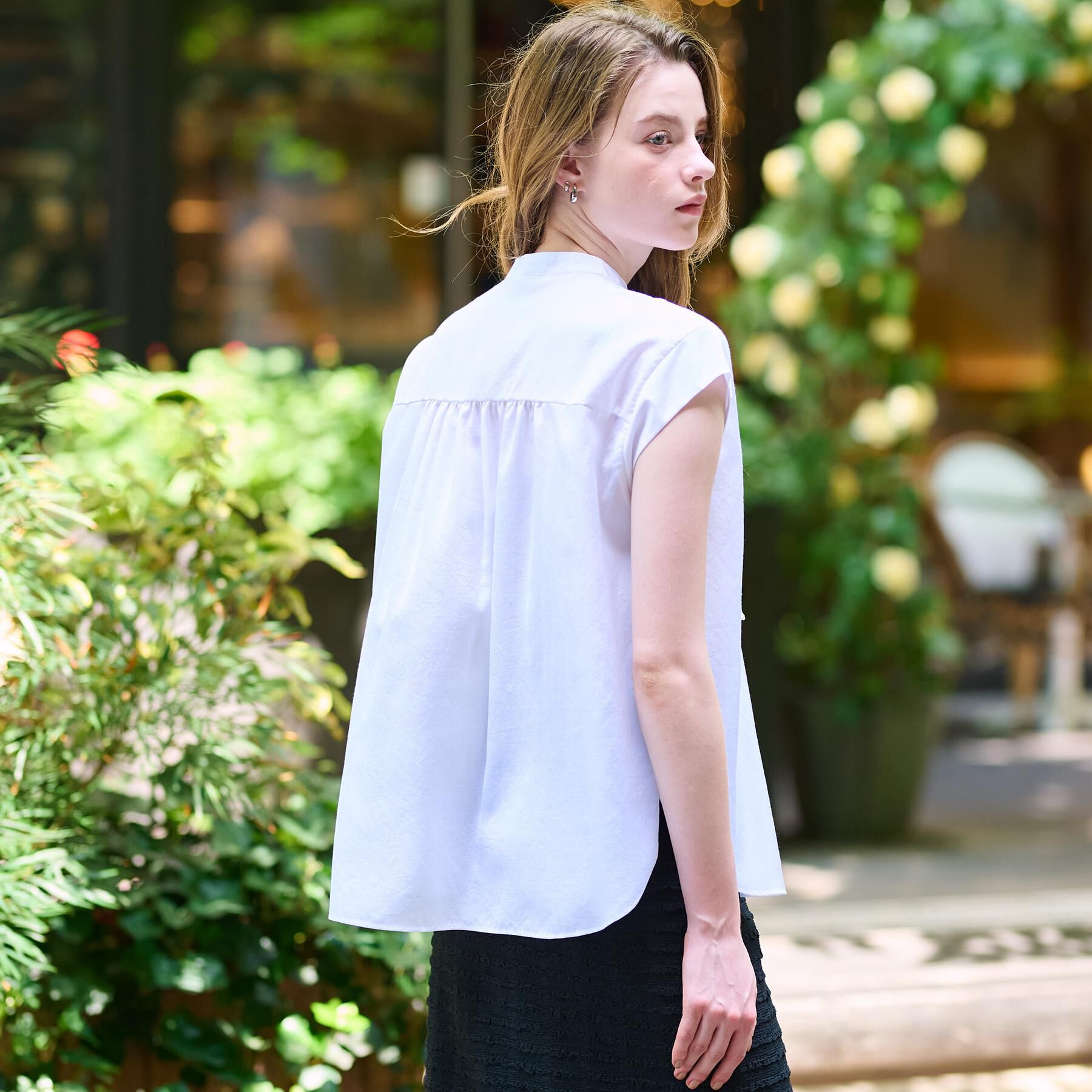 DRESSTERIOR「【撥水/UVカット/接触冷感】バンドカラーフレンチスリーブフリルブラウス」|シャツ・ブラウス|