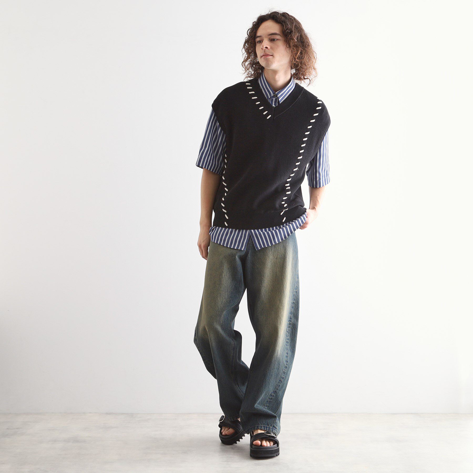 tk.TAKEO KIKUCHI「クロップドVネックニットベスト」|ベスト・ジレ|