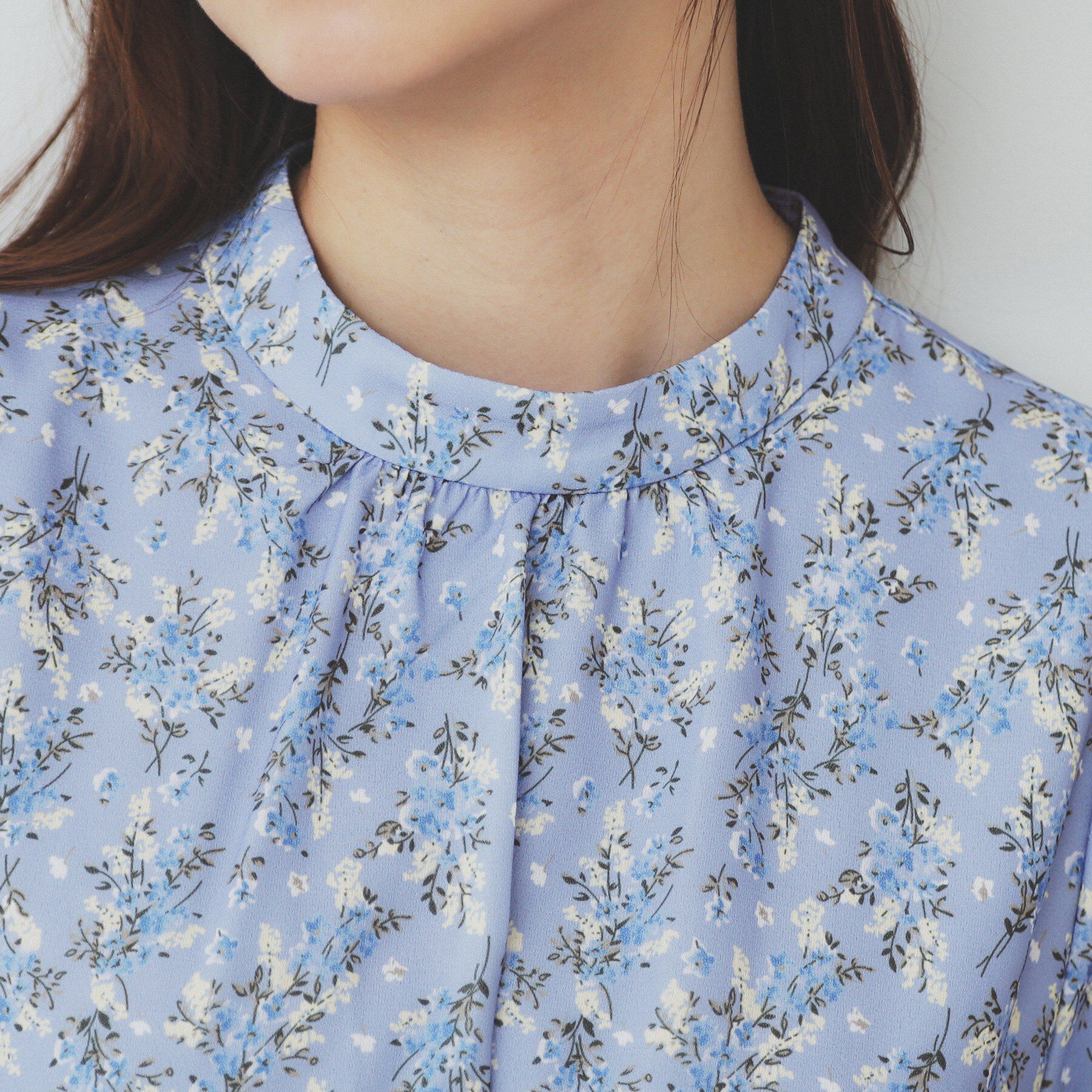 index「スタンドネック小花柄ワンピース【洗濯機洗い可/イージーアイロン】」|ワンピース|