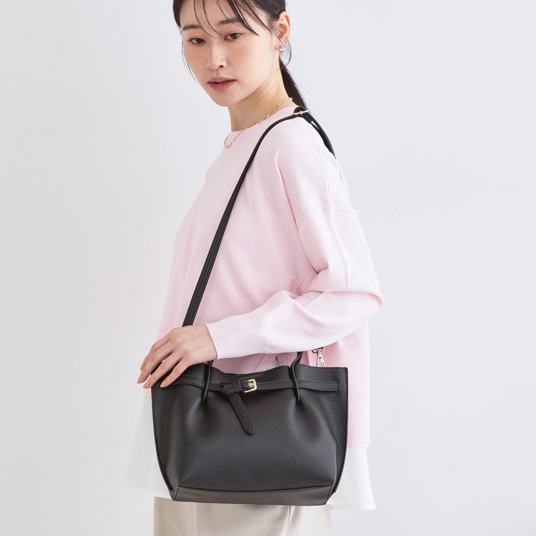 OPAQUE.CLIP「ベルトデザイン軽量シュリンク合皮ミドル」|トートバッグ|