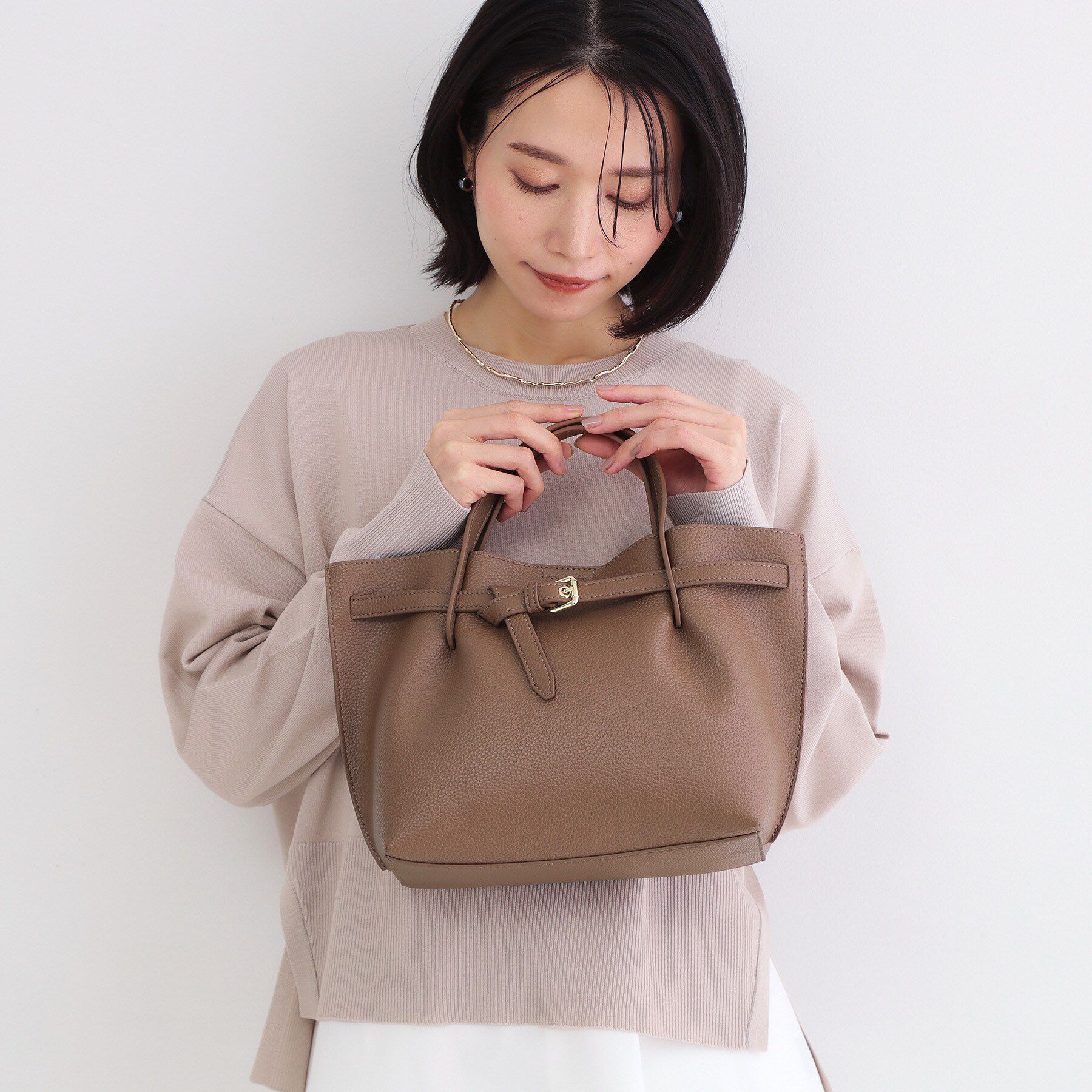 OPAQUE.CLIP「ベルトデザイン軽量シュリンク合皮ミドル」|トートバッグ|