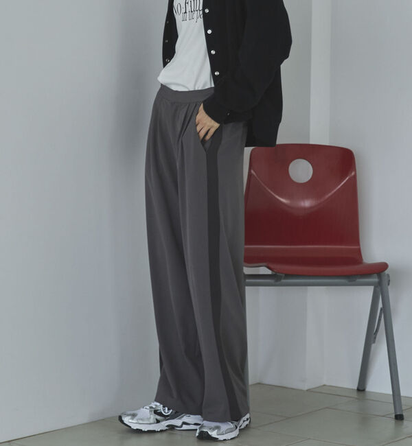 Doux archives「サイドラインタックパンツ」|チノ|CHARCOAL GRAY