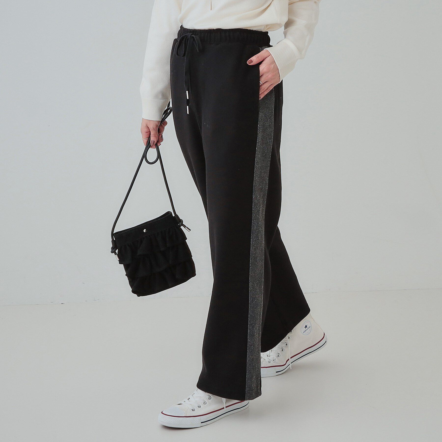 SHOO･LA･RUE「【S-LL】脚のラインをきれいに見せる サイドライン起毛イージーパンツ」|その他|ブラック(019)