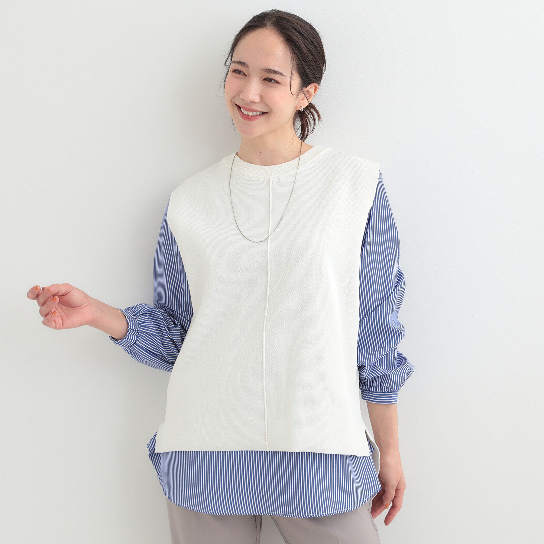 SHOO･LA･RUE「【洗濯機可/2点セット/S-LL】着回し自在 きれい見え ニットベスト＋ブラウス」|ニット・セーター|