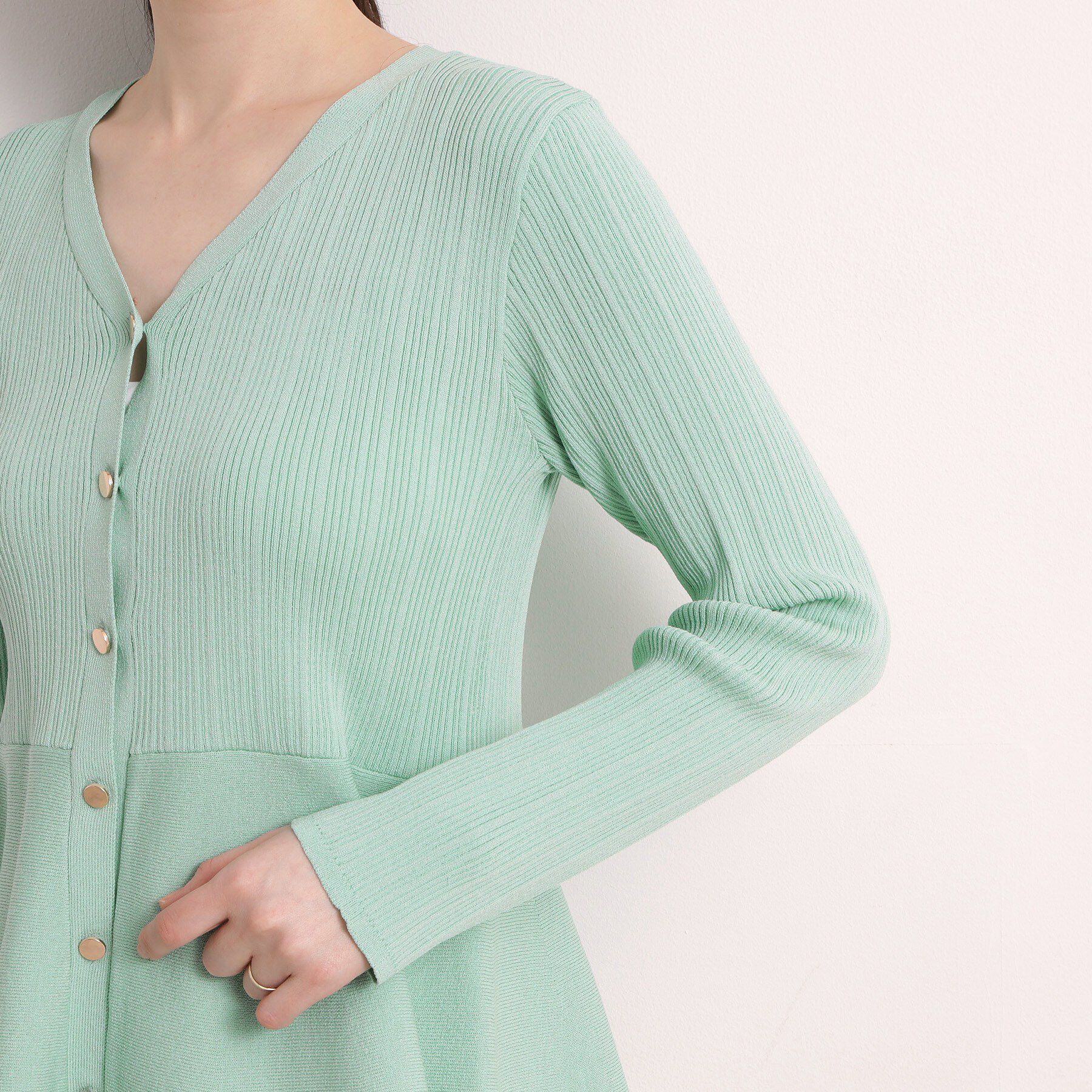 ITS&rsquo;DEMO「【手洗い可】前開きペプラムニット」|ニット・セーター|