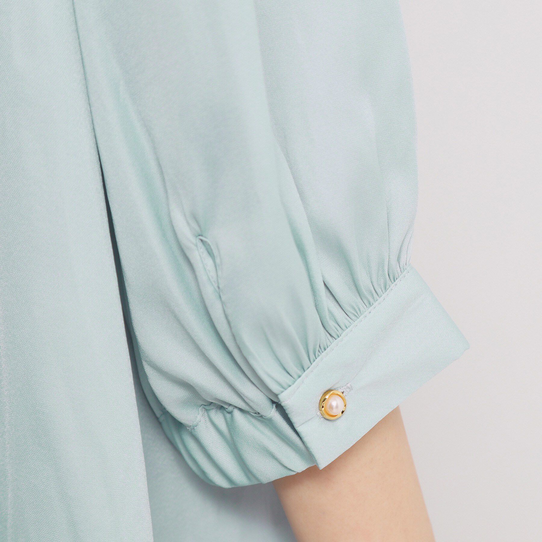 ITS&rsquo;DEMO「【手洗い可】サテン7分袖ブラウス」|シャツ・ブラウス|