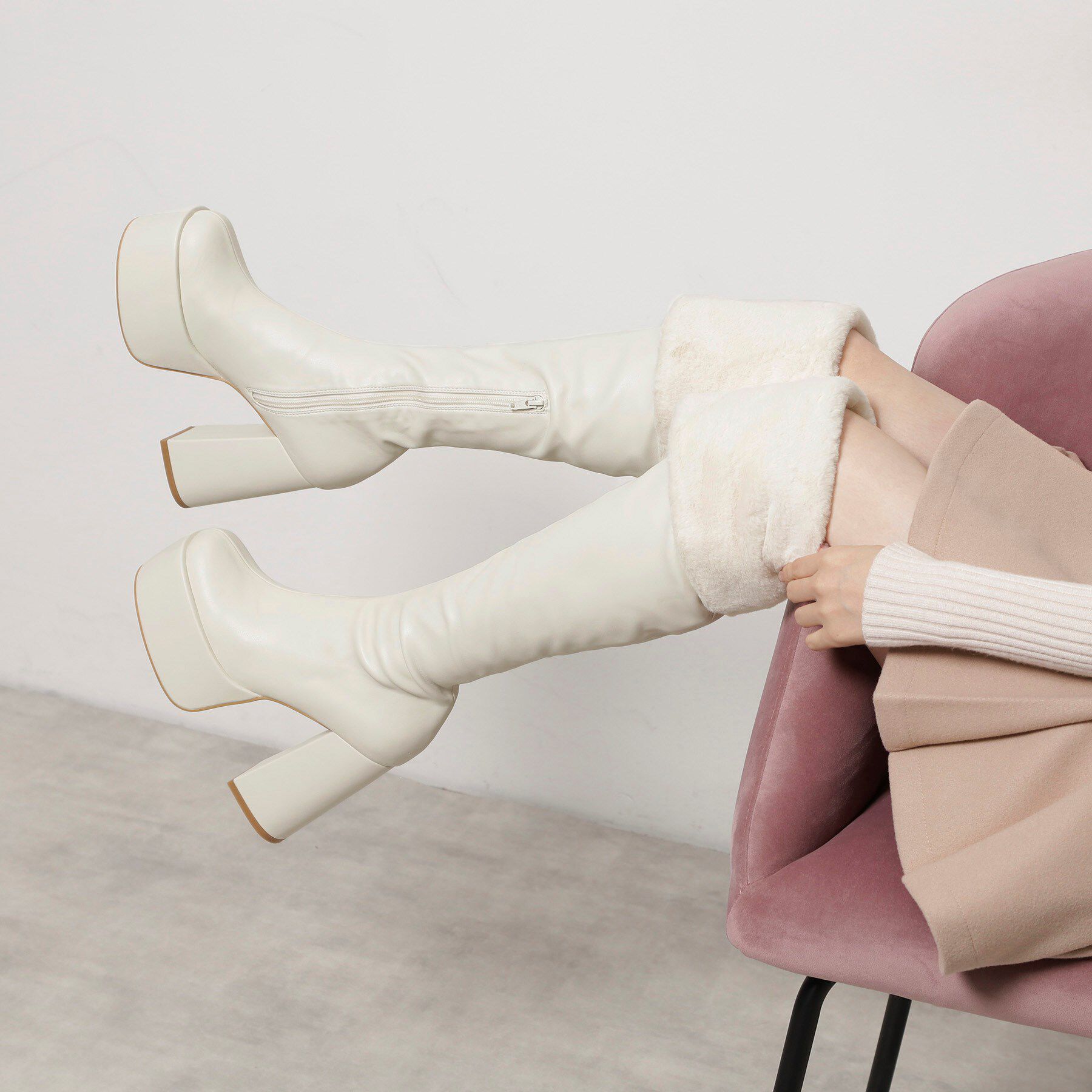 ESPERANZA「【ラク盛り／ニーハイブーツ】リピーター続出／脚長美脚 フェイクファーニーハイブーツ」|ショートブーツ|