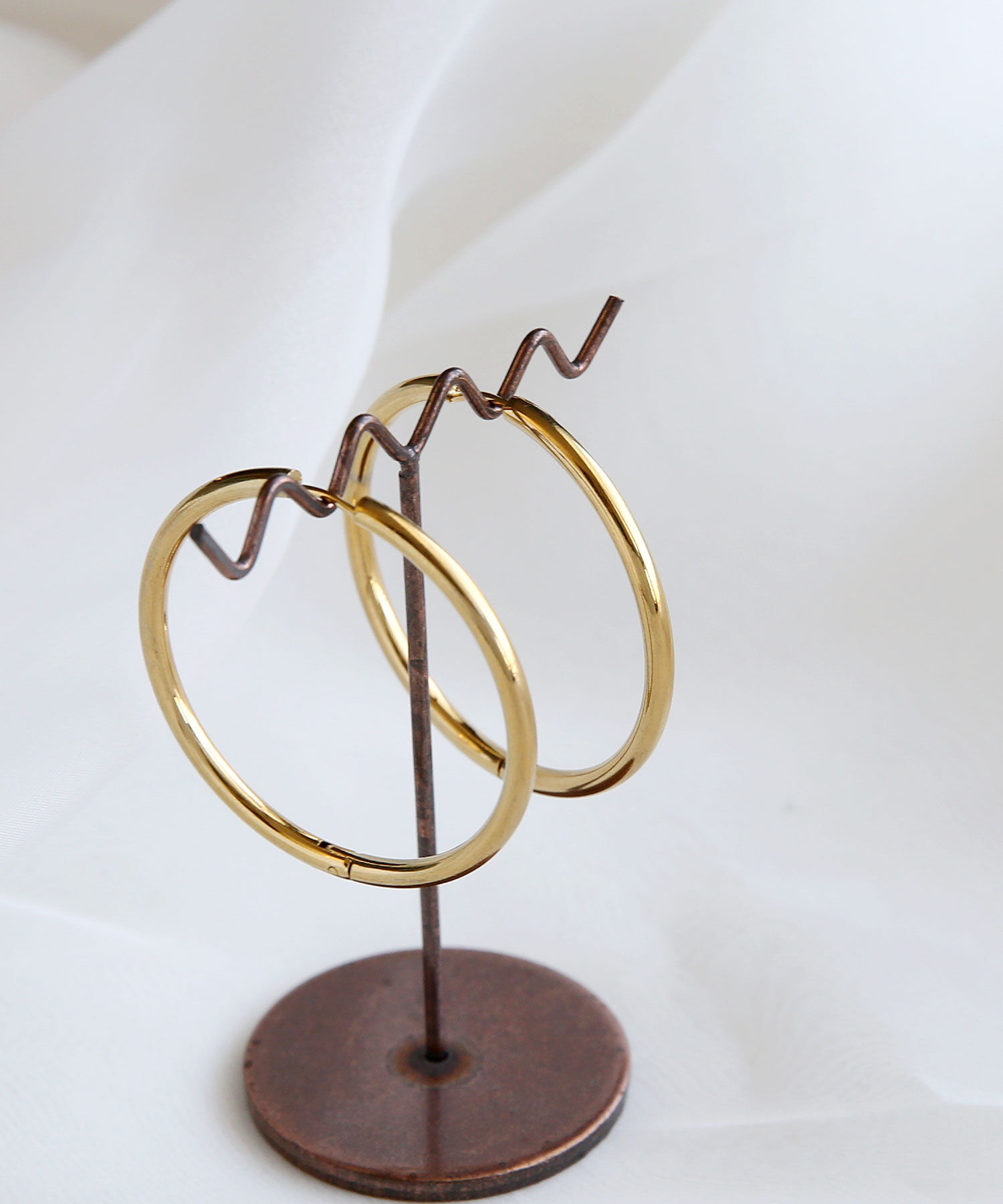 colleca la「[stainless]45mm・ベーシックフープピアス〈金属アレルギー対応〉」|ピアス|ゴールド