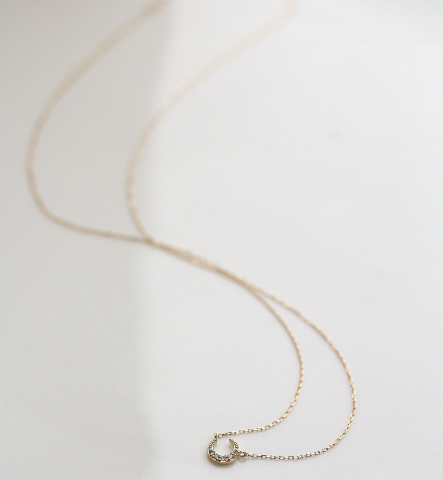  「ダイヤモンド ムーン ネックレス | K10YG」|ネックレス|