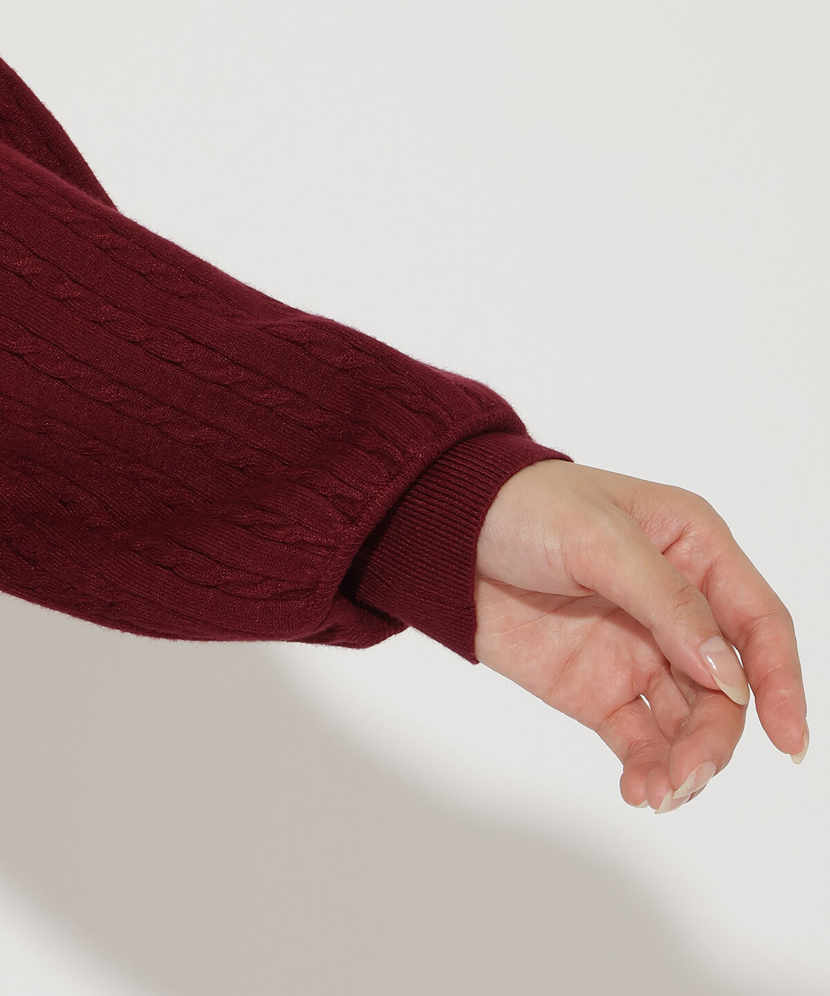 アンドクチュール「シャツ襟ケーブルニット」|ニット・セーター|